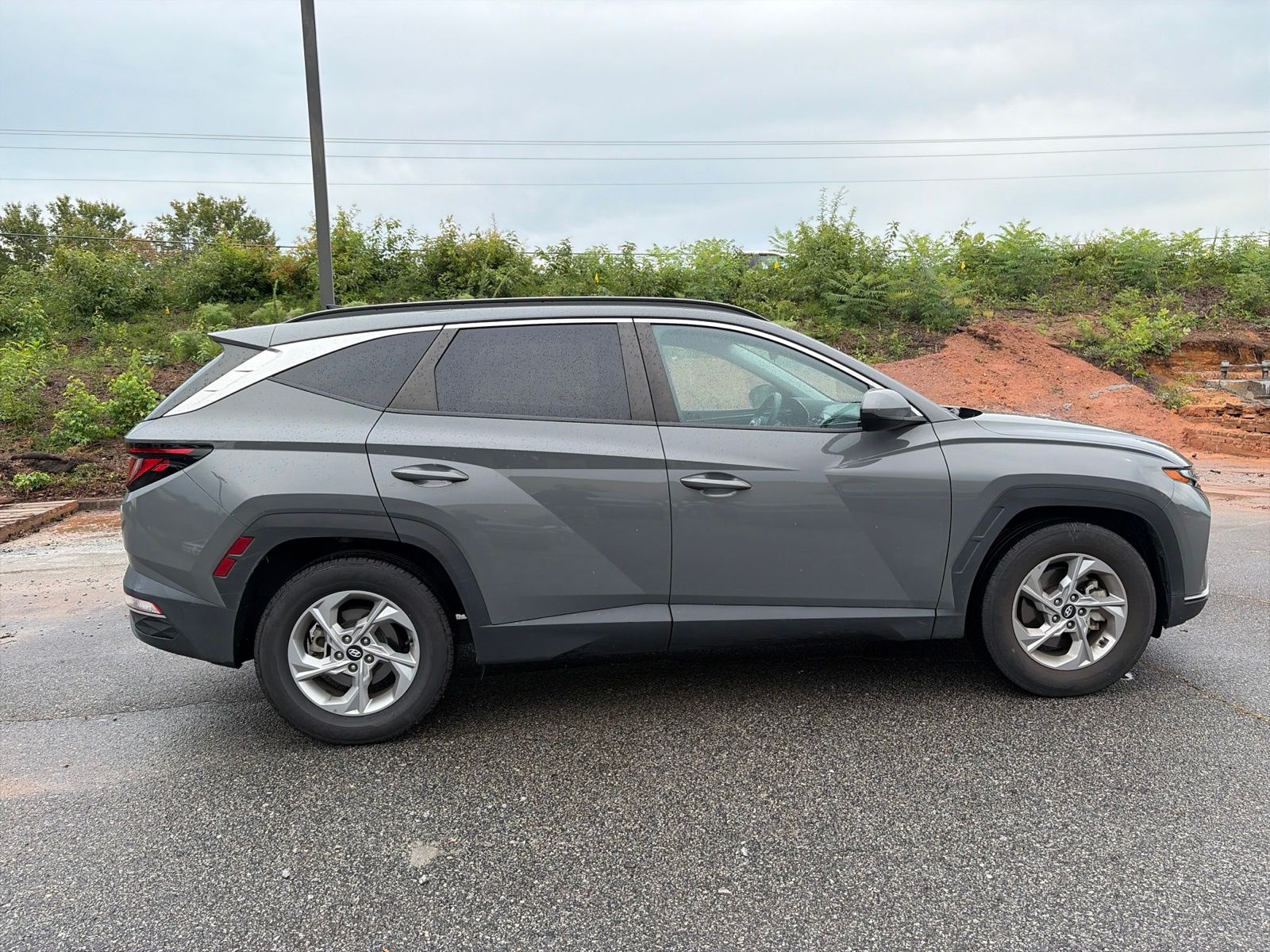 Used 2024 Gray Hyundai SEL image 7
