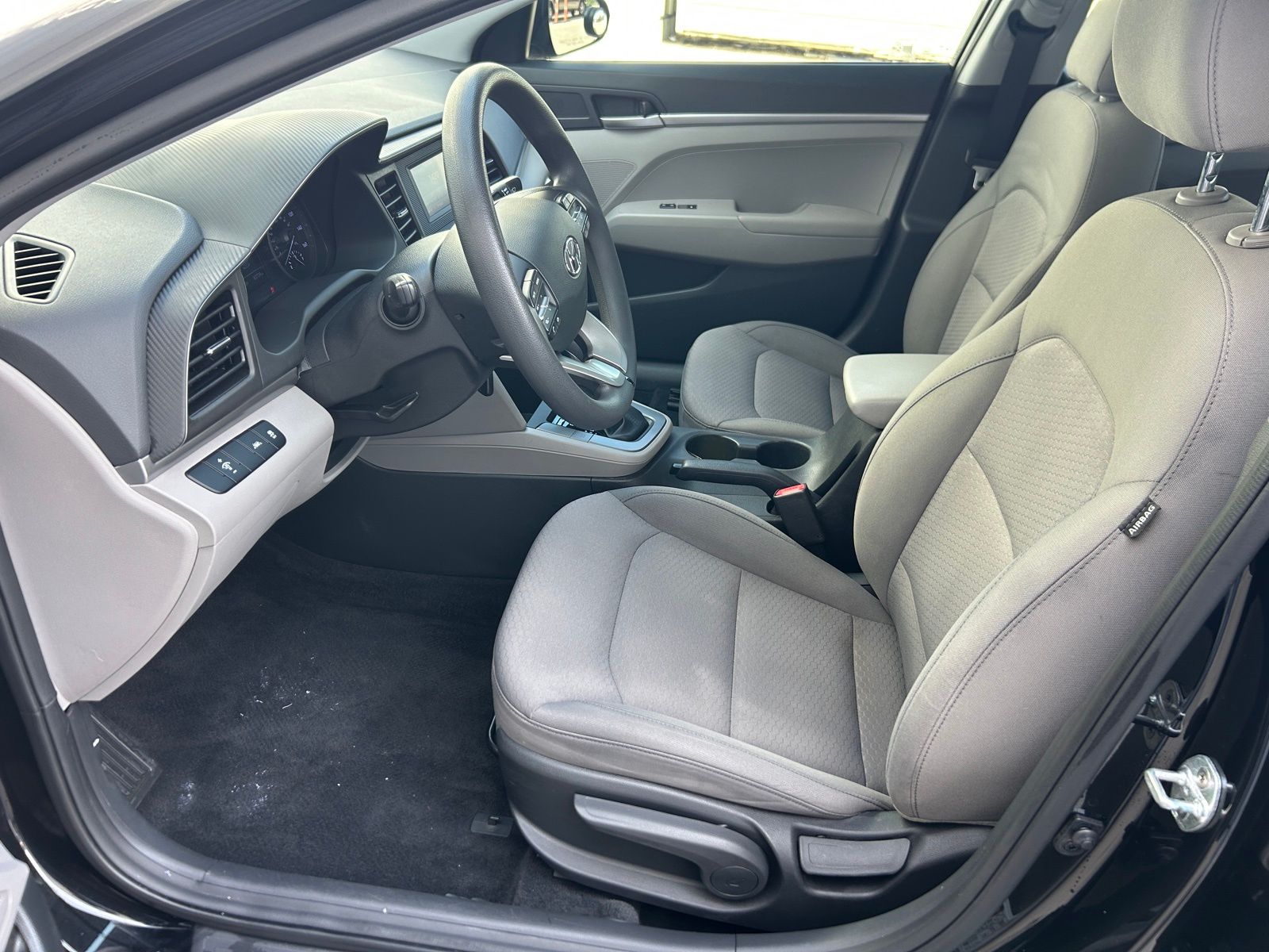 Used Car 2020 Hyundai Elantra  Se For Sale Under $15,000 In Austin, Texas