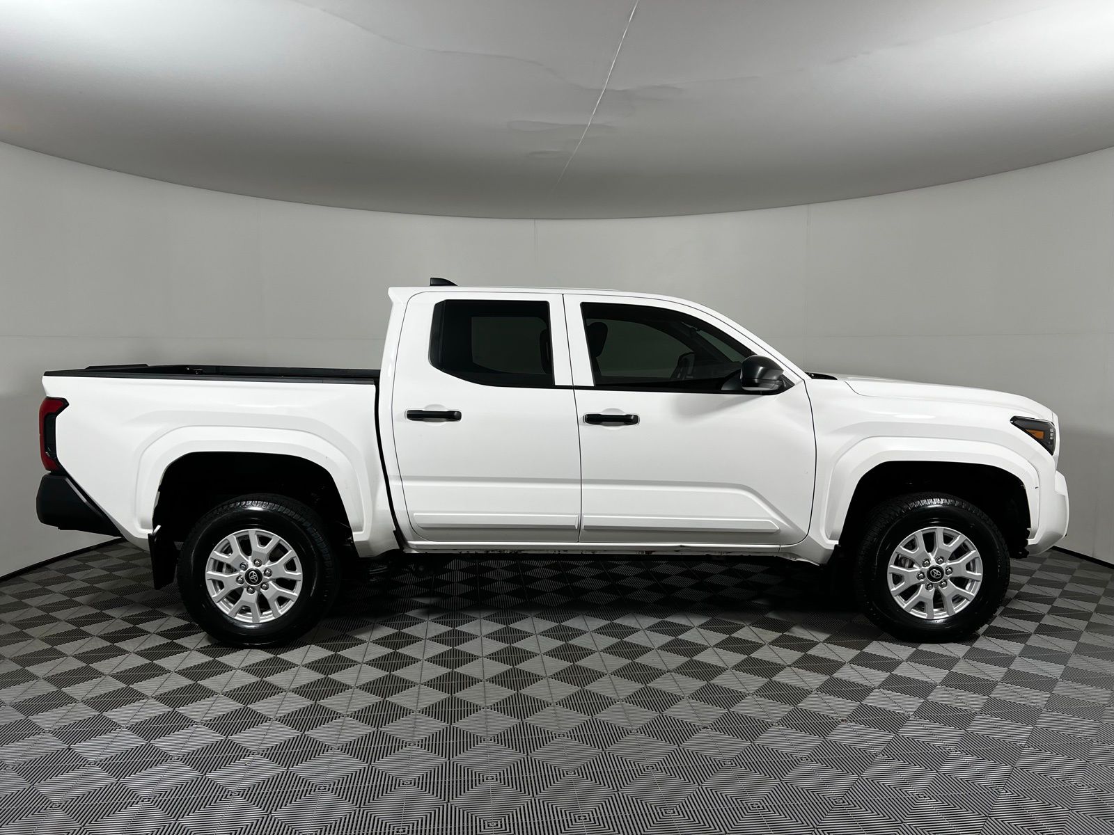 Thumbnail: 2024 Toyota Tacoma - 4