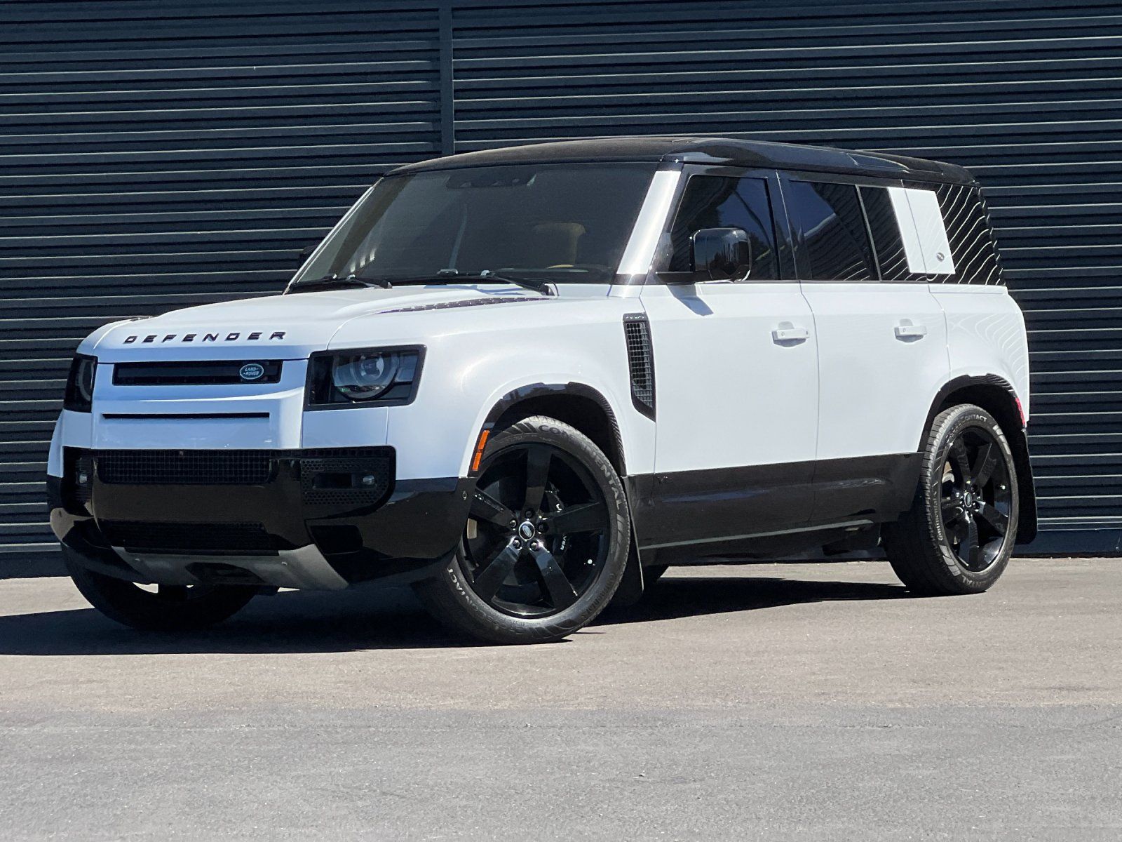 2023 Land Rover Defender 110 V8