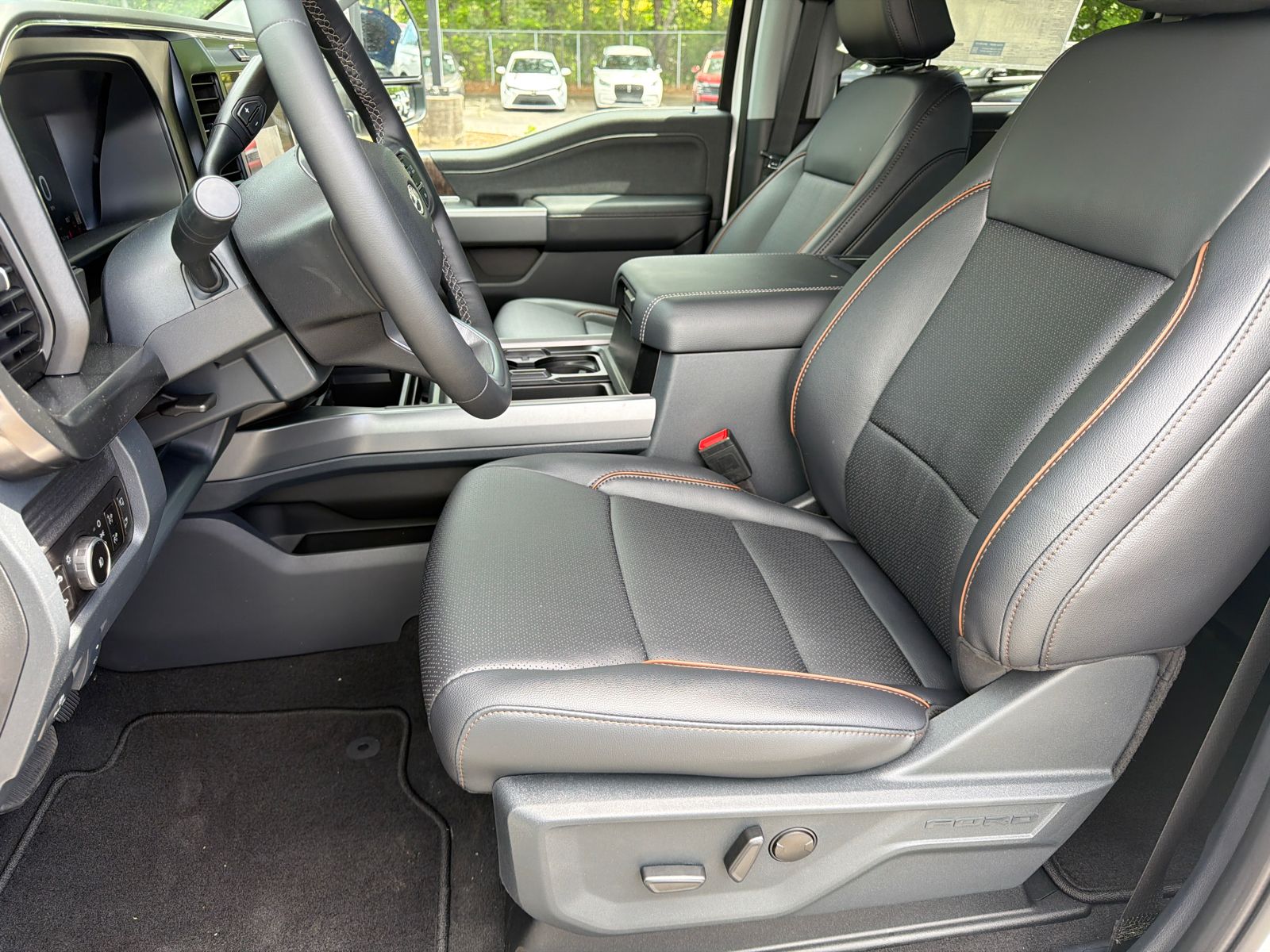 New 2026 Star White Metallic Tri-Coat Ford F-350® Lariat® image 10