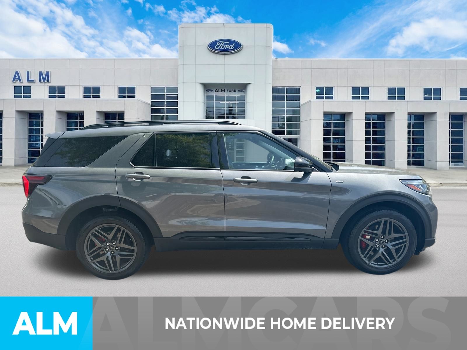 Used 2025 Gray Ford ST-Line image 4