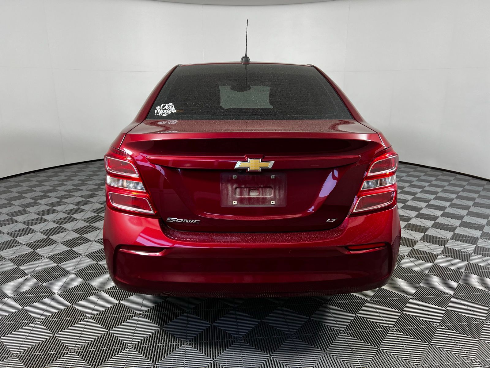 Thumbnail: 2018 Chevrolet Sonic - 6