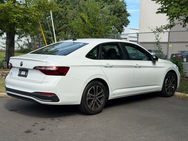 Used 2023 White Volkswagen 1.5T Sport image 6
