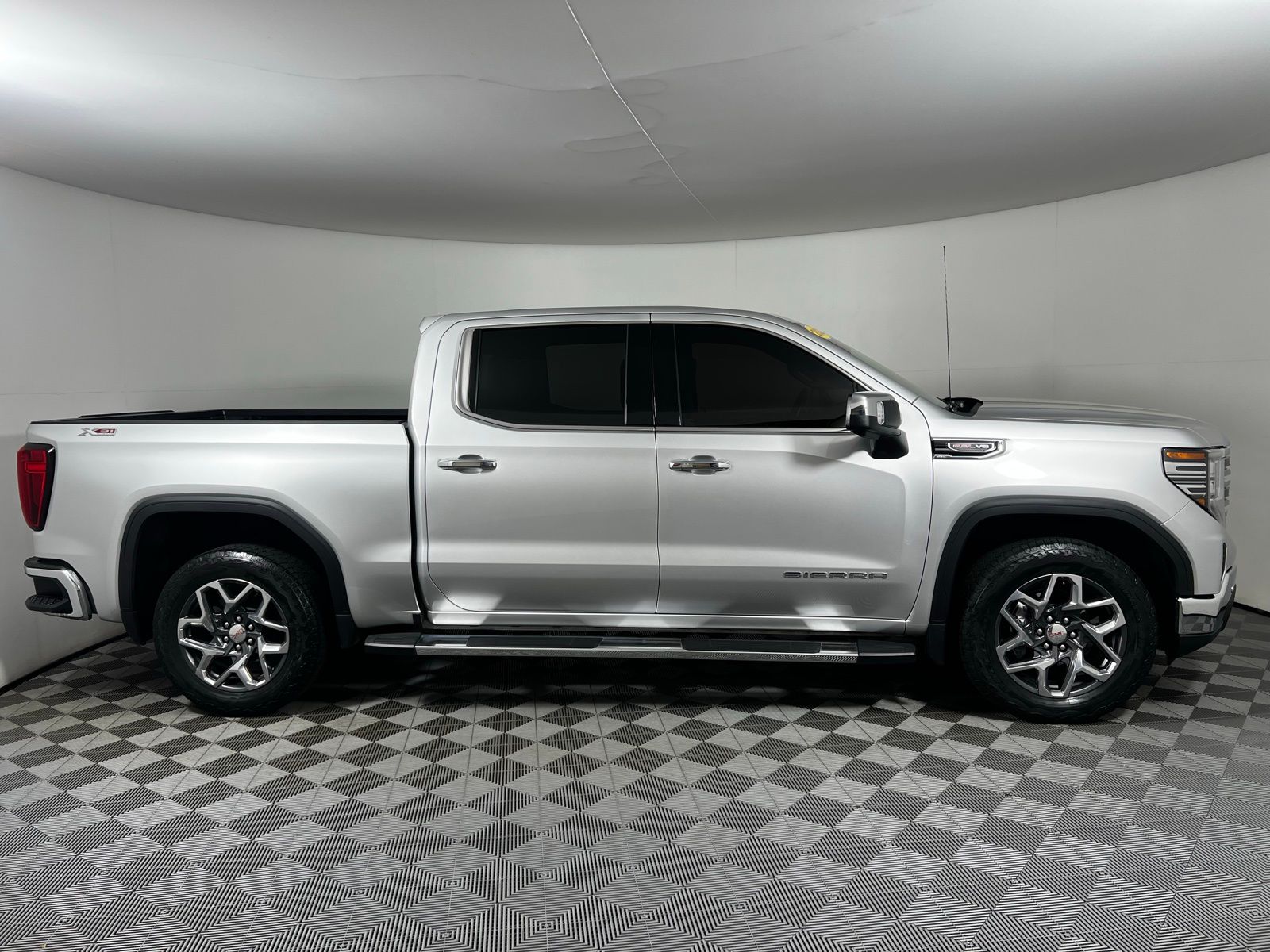 2022 GMC Sierra 1500 SLT 4
