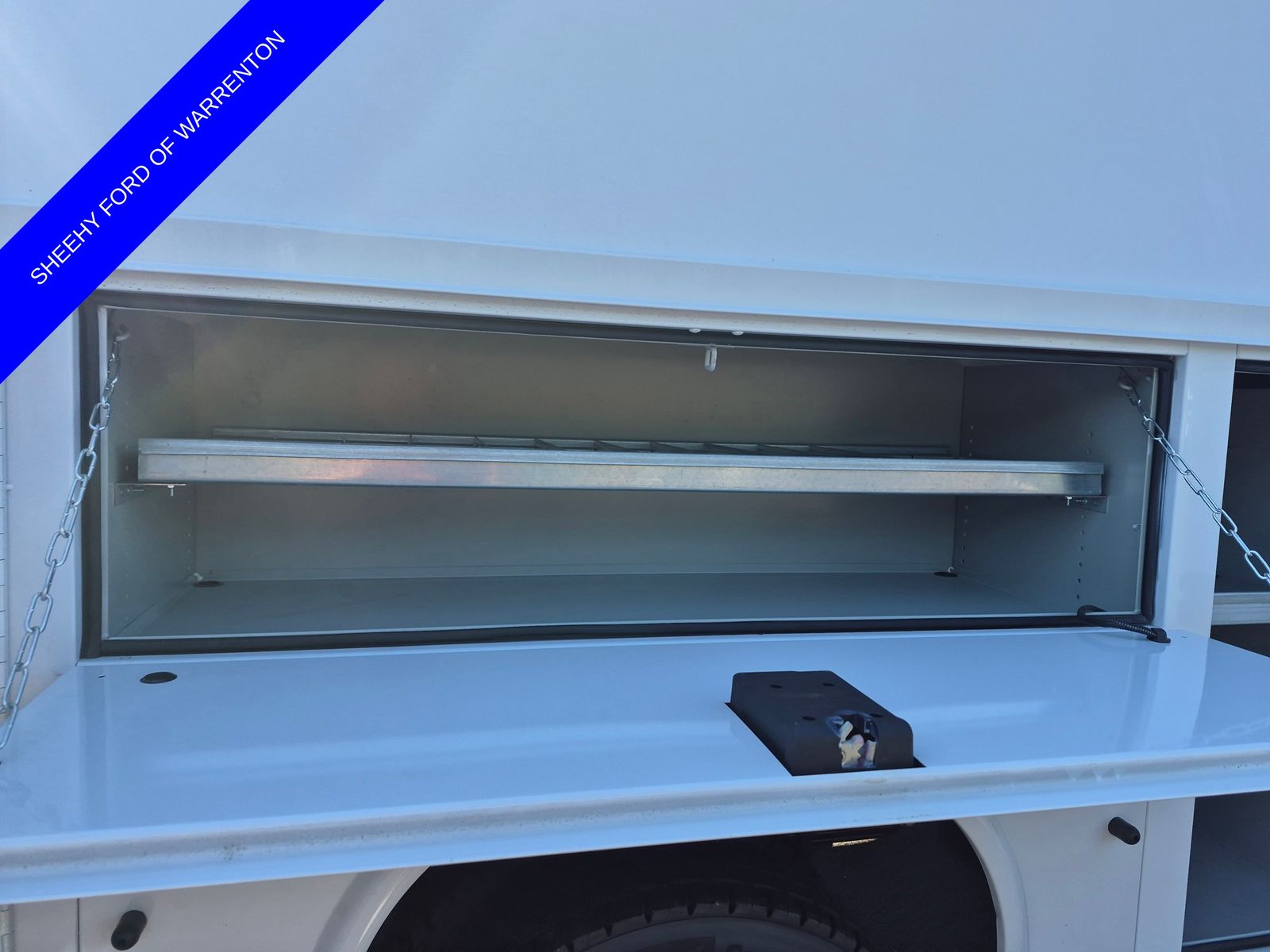 New 2026 Oxford White Ford XL SERVICE BODY image 17
