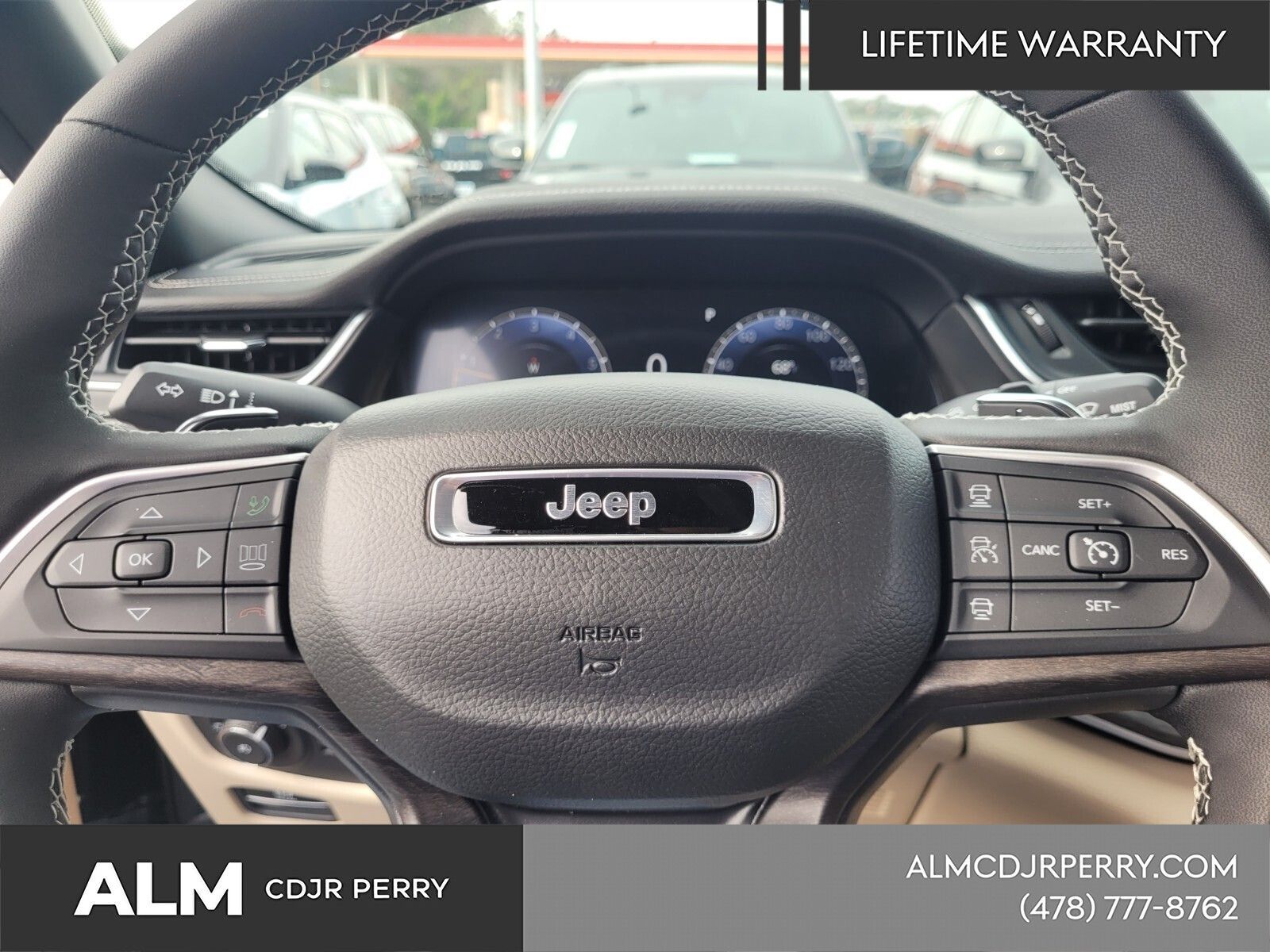New 2025 Diamond Black Crystal Pearl-Coat Exterior Paint Jeep Limited image 26