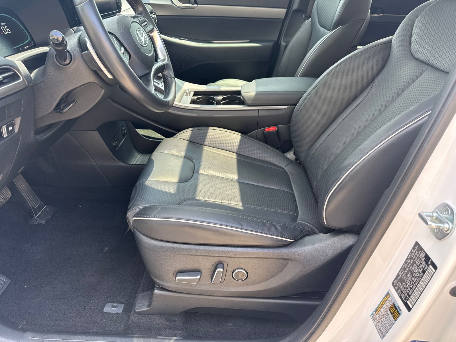 Used 2024 White Hyundai XRT image 9