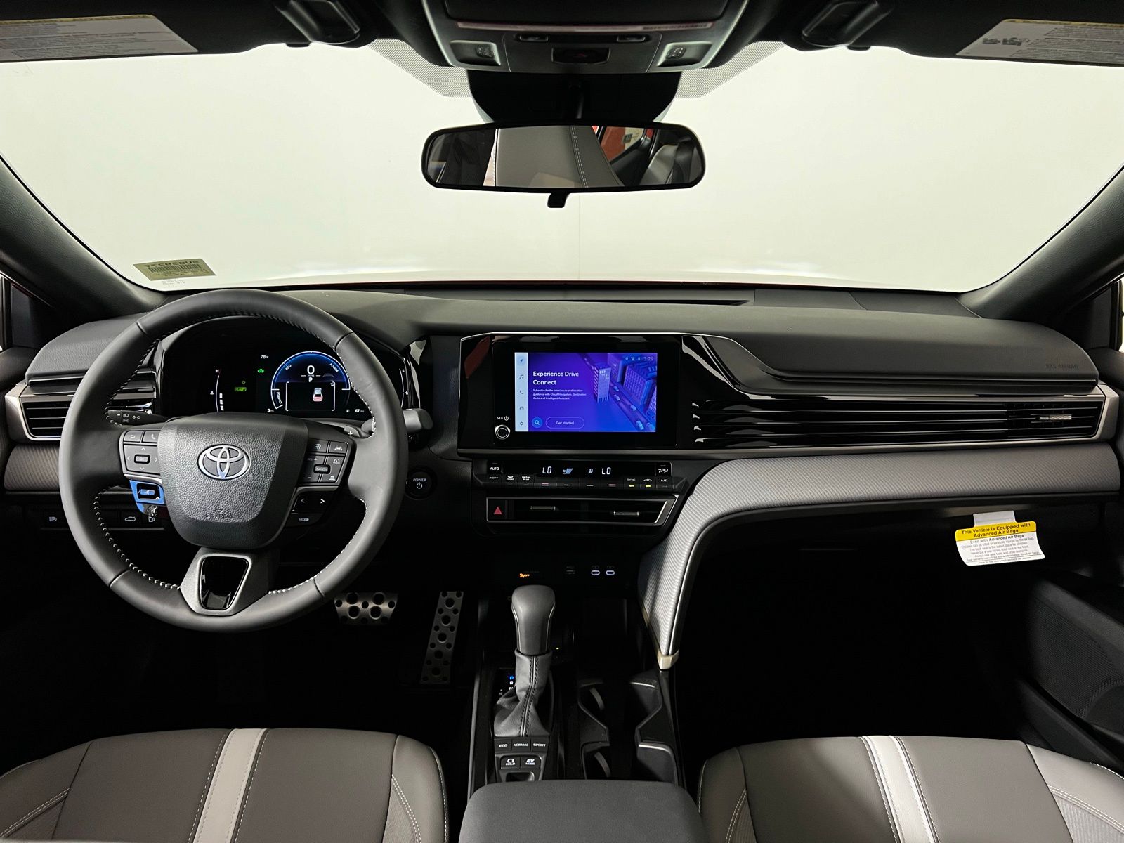 2025 Toyota Camry SE 19