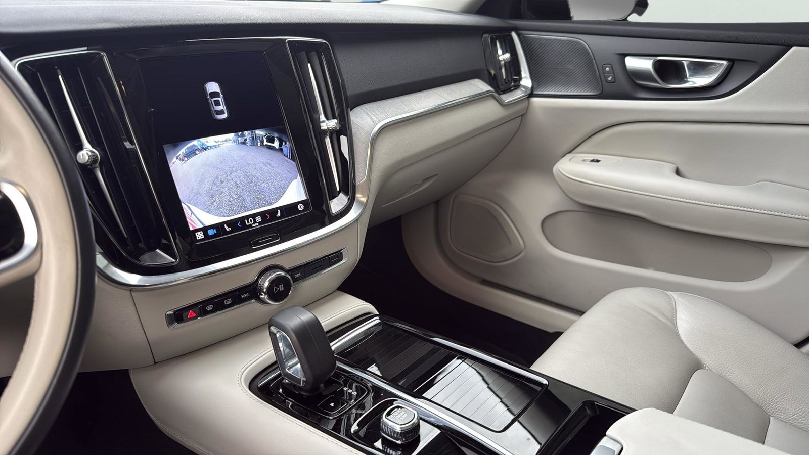 Used Car 2024 Volvo S60 Recharge Plug-in Hybrid  T8 Plus Dark Theme For Sale Under $40,000 In Austin, Texas