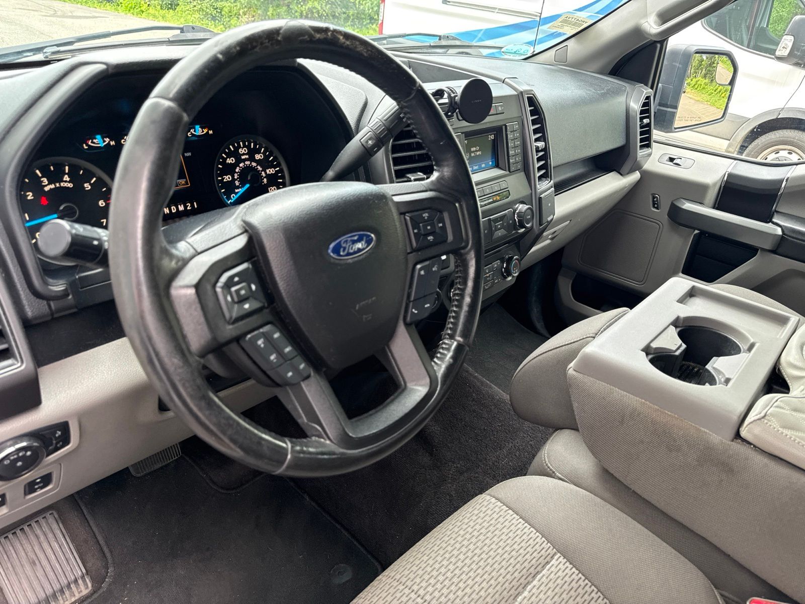 Used 2017 White Ford XLT image 32