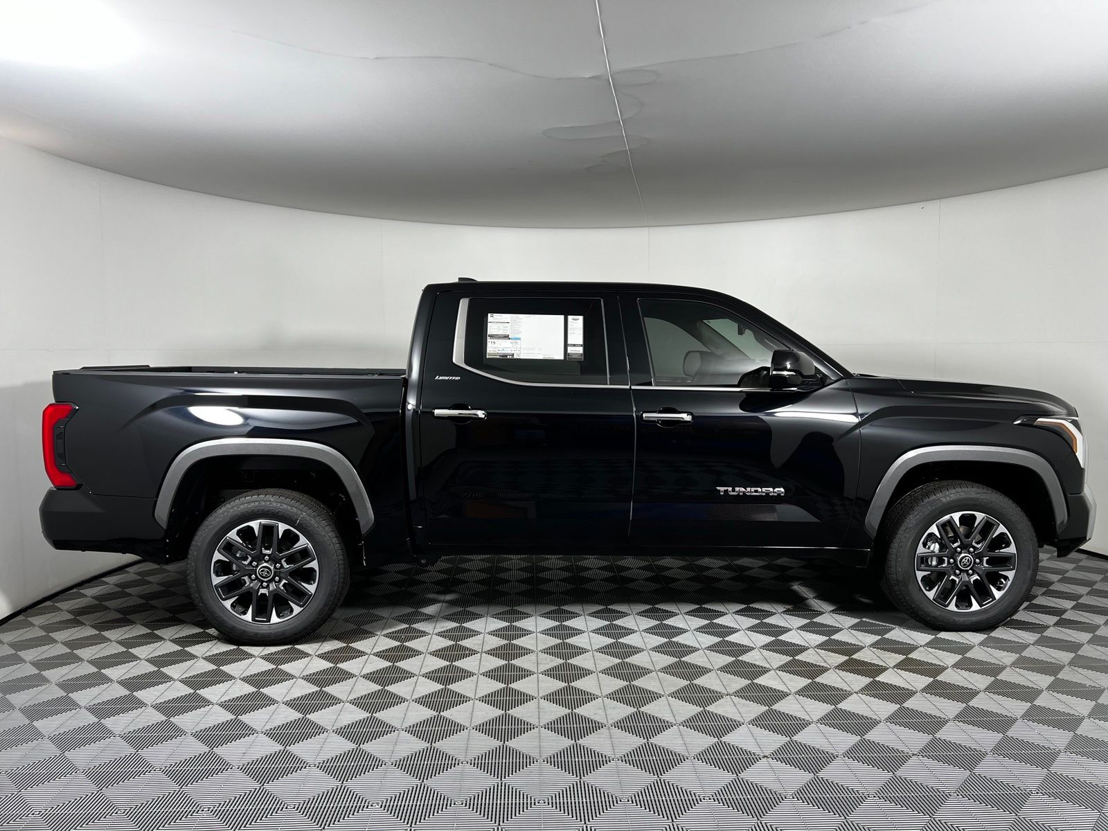 Thumbnail: 2022 Toyota Tundra - 4