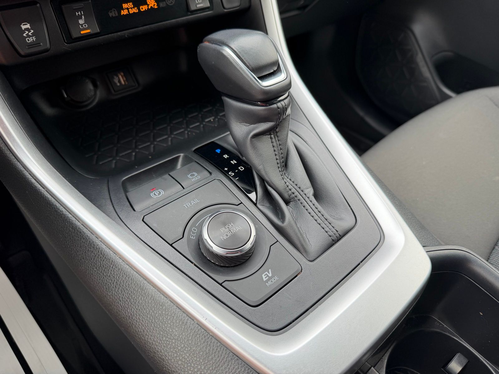 2024 Toyota RAV4 Hybrid image 23