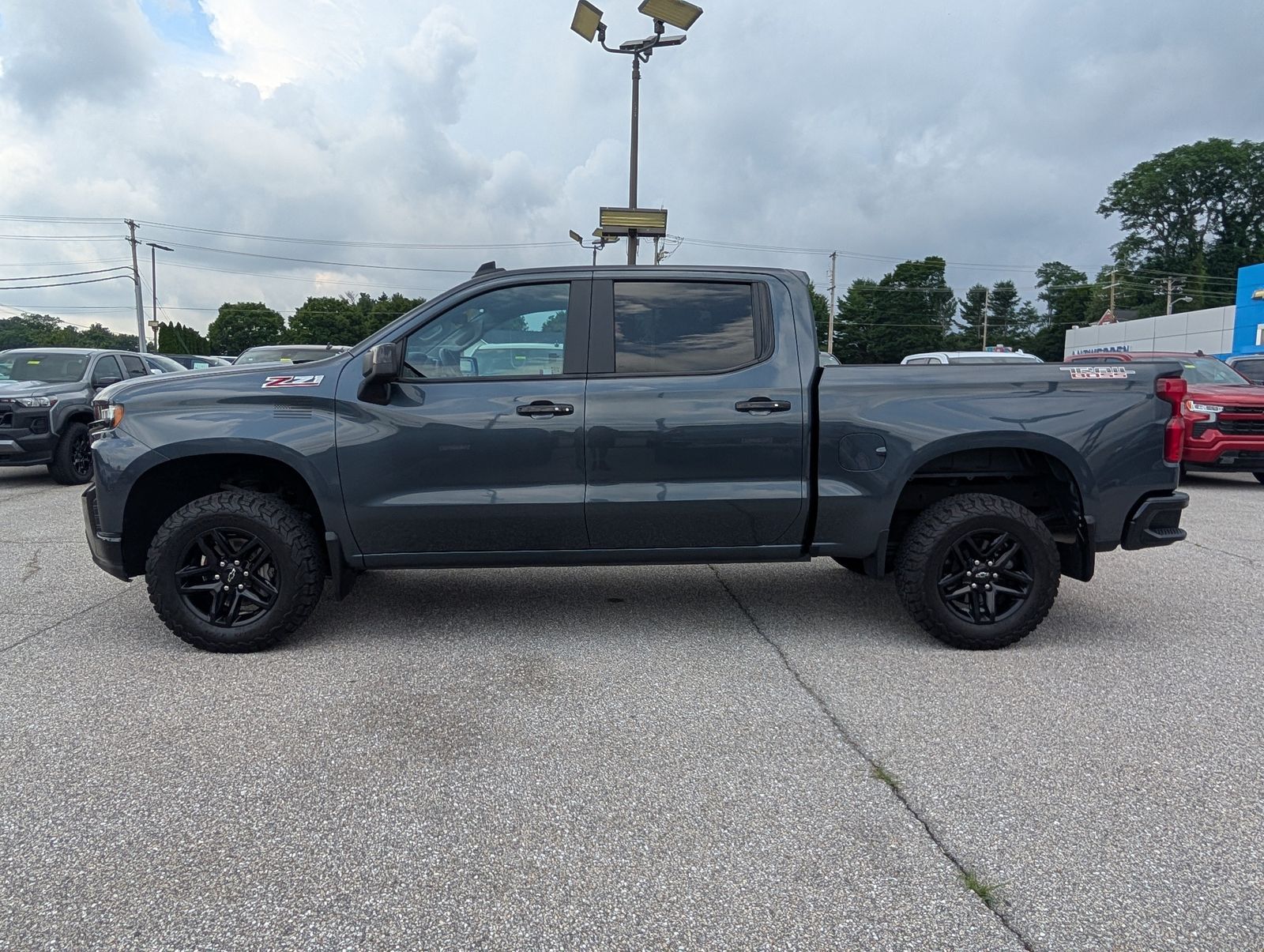 View vehicle photo 6