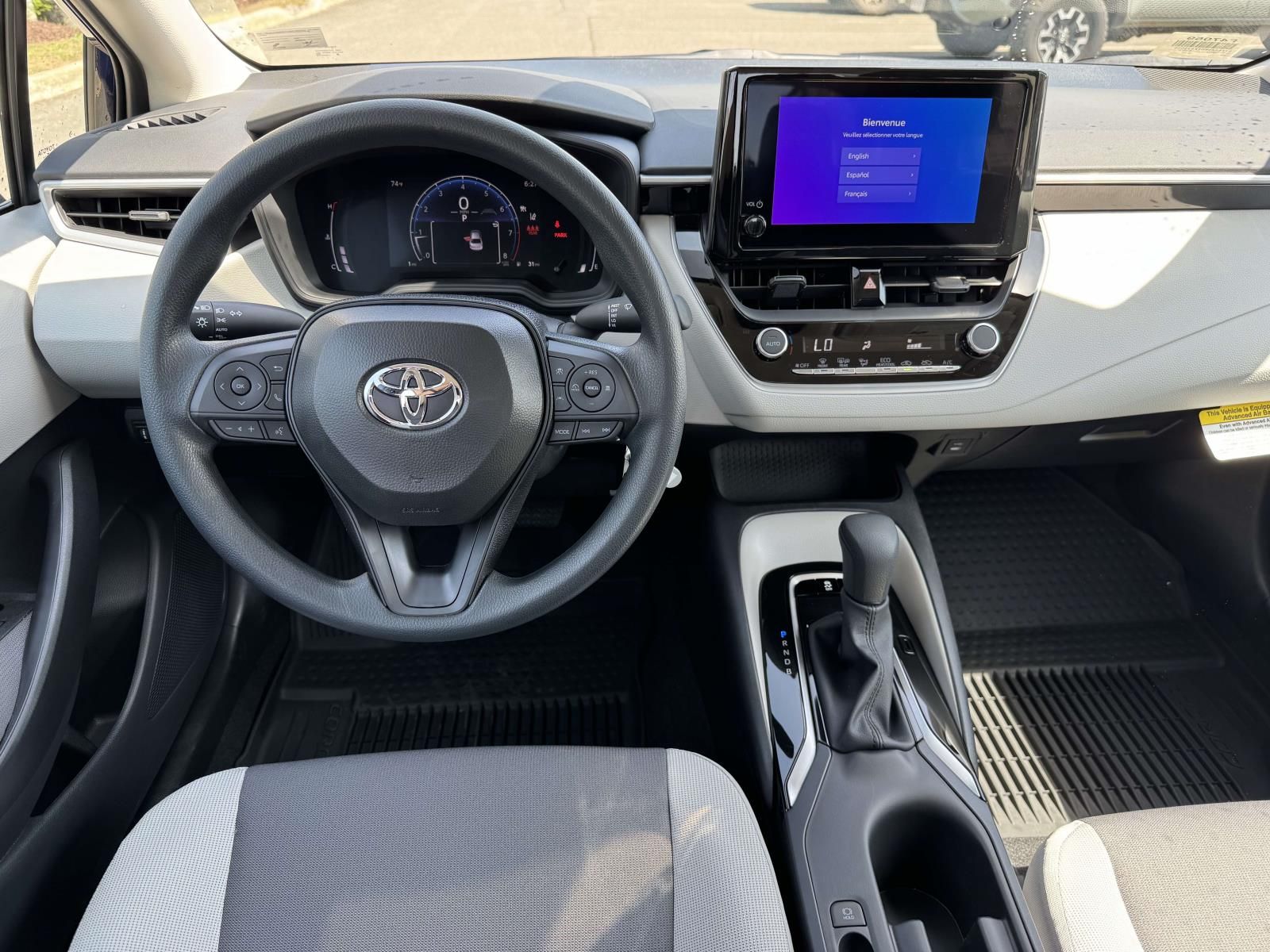 View vehicle photo 2