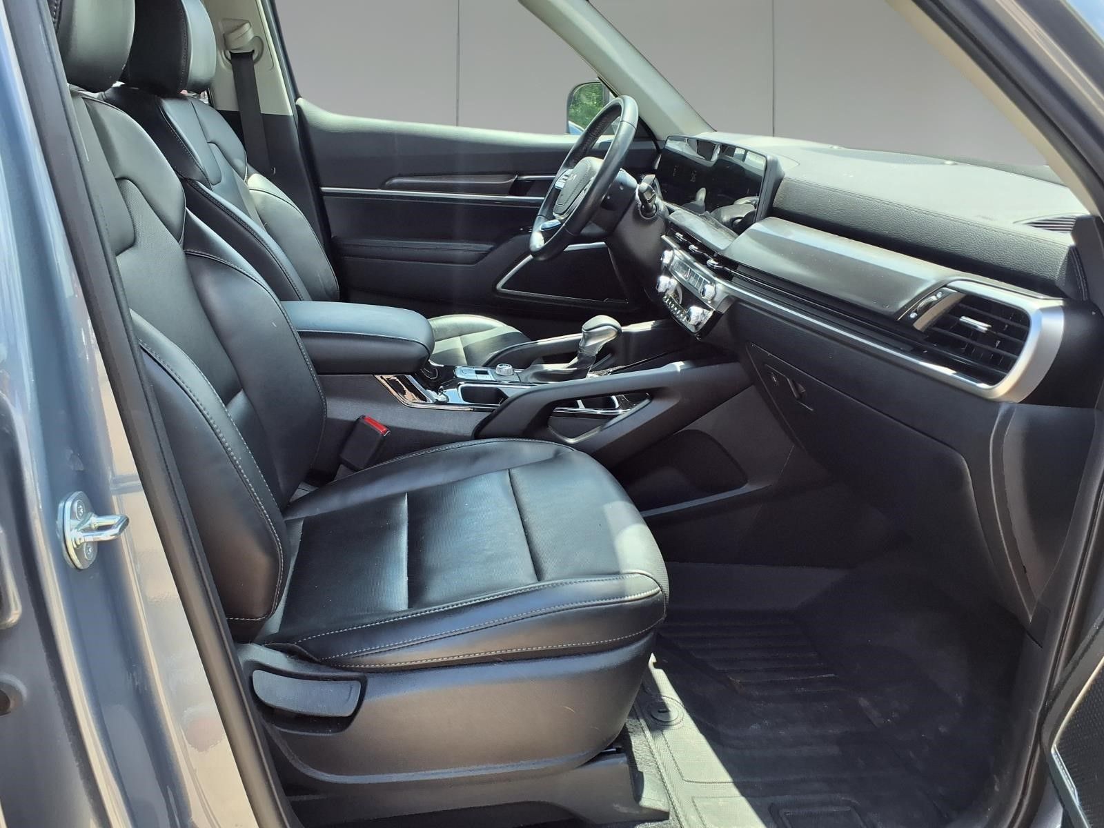 2024 Kia Telluride LX Silver at Shottenkirk Kia Fort Bend