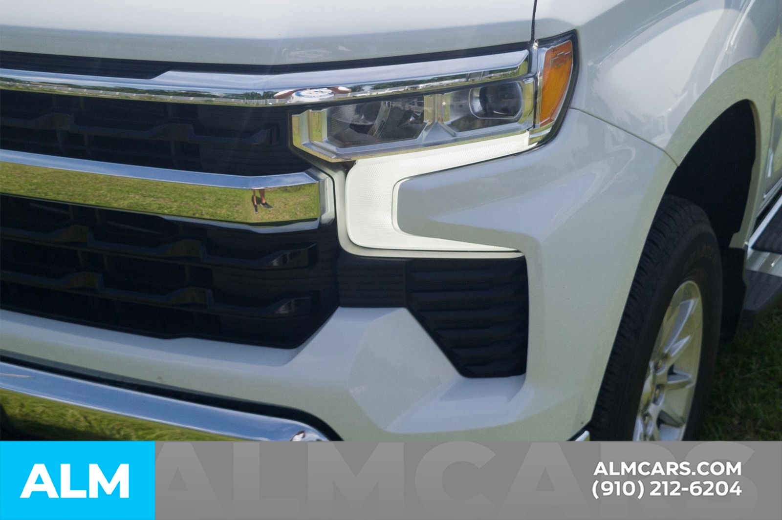 Used 2026 Summit White Chevrolet LT image 12