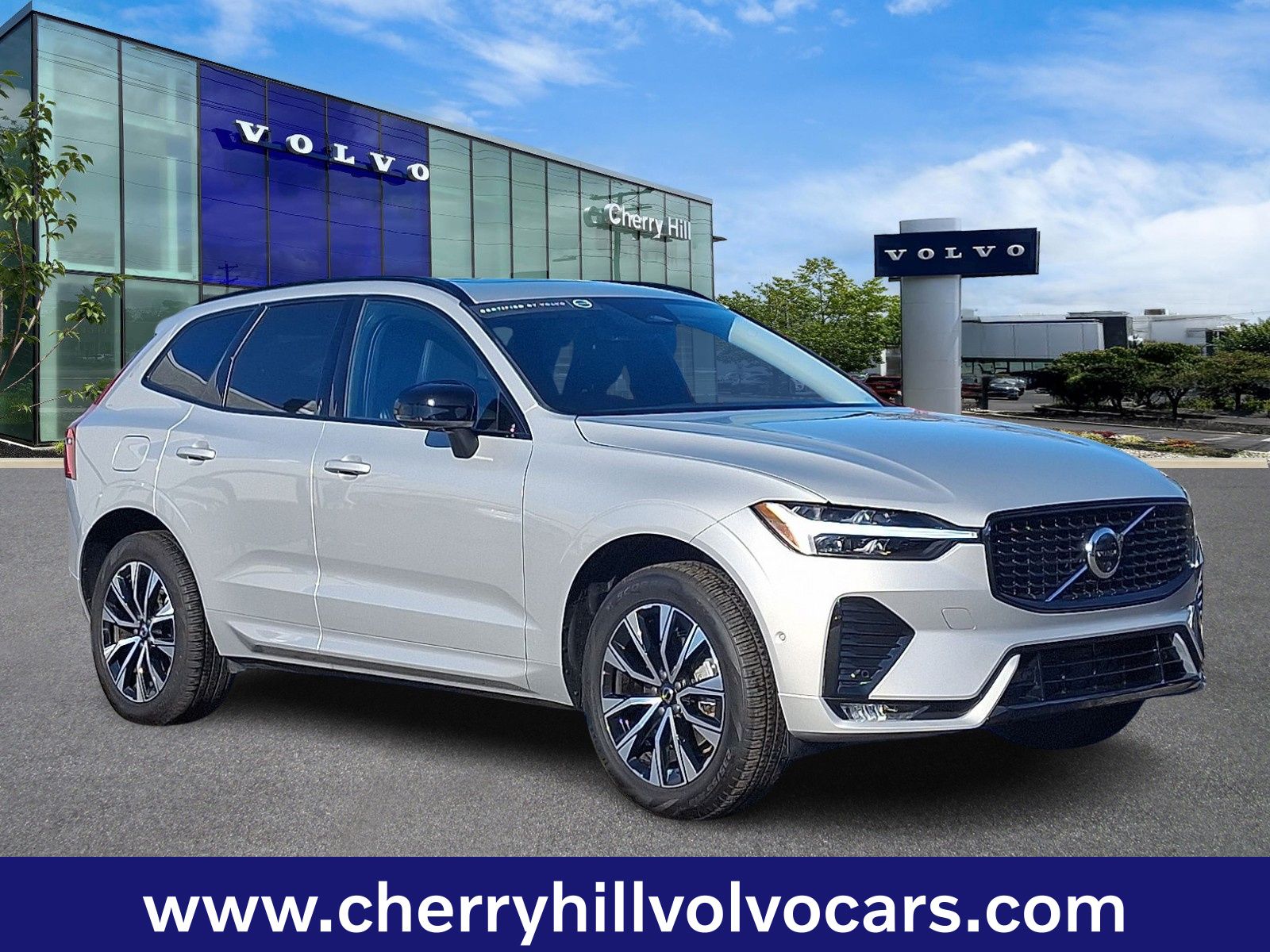 2025 Volvo XC60 B5 Plus Dark Theme AWD
