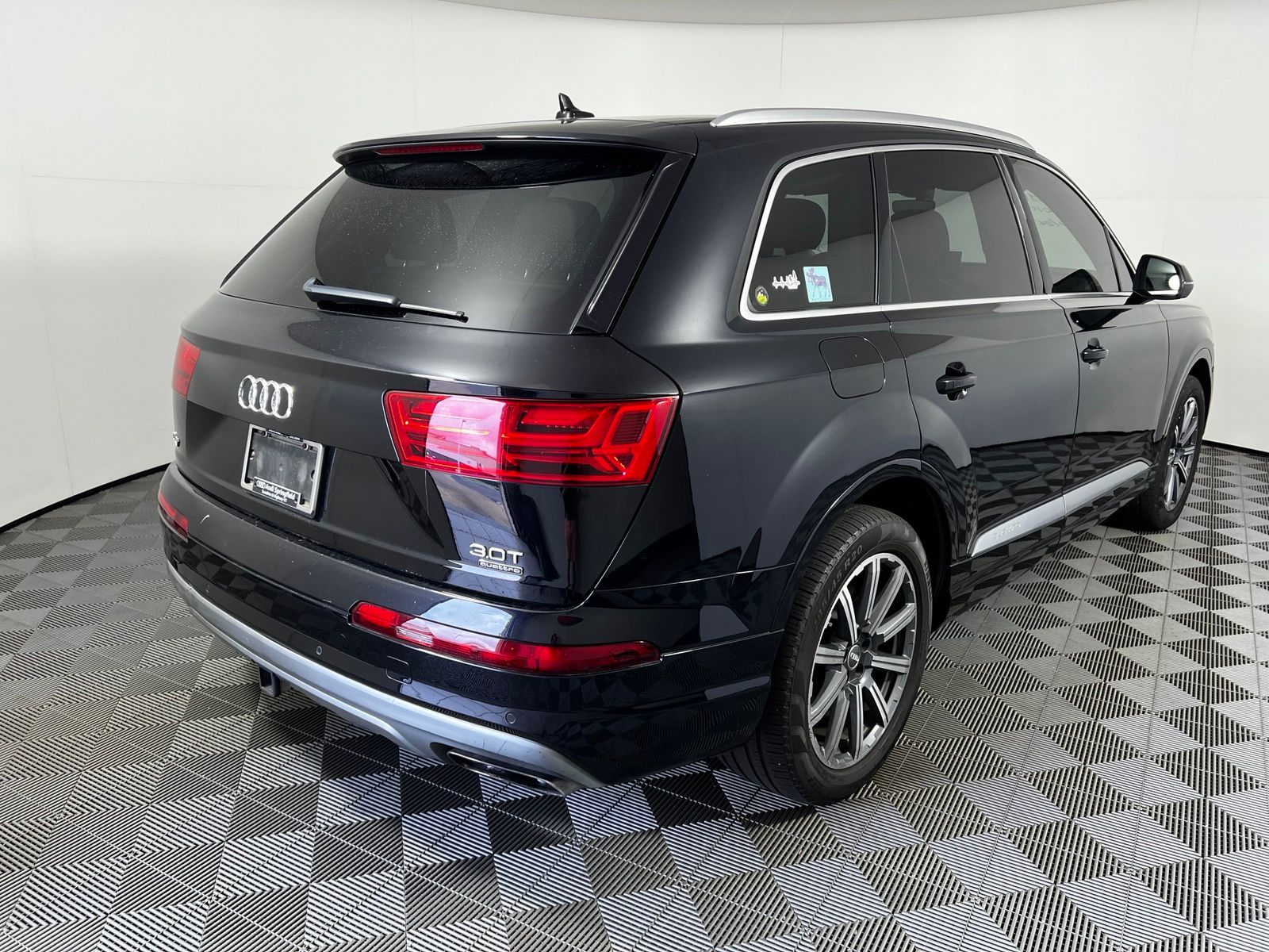 Thumbnail: 2017 Audi Q7 - 6