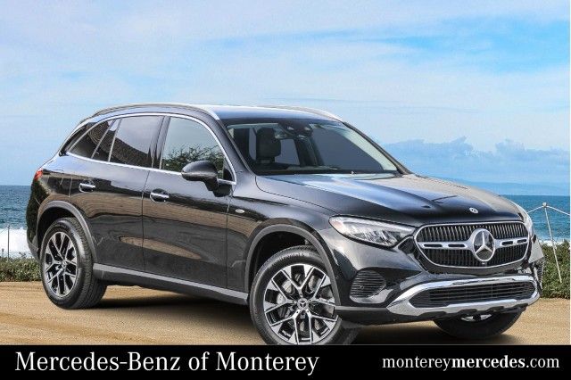2025 Mercedes-Benz GLC Base's photo