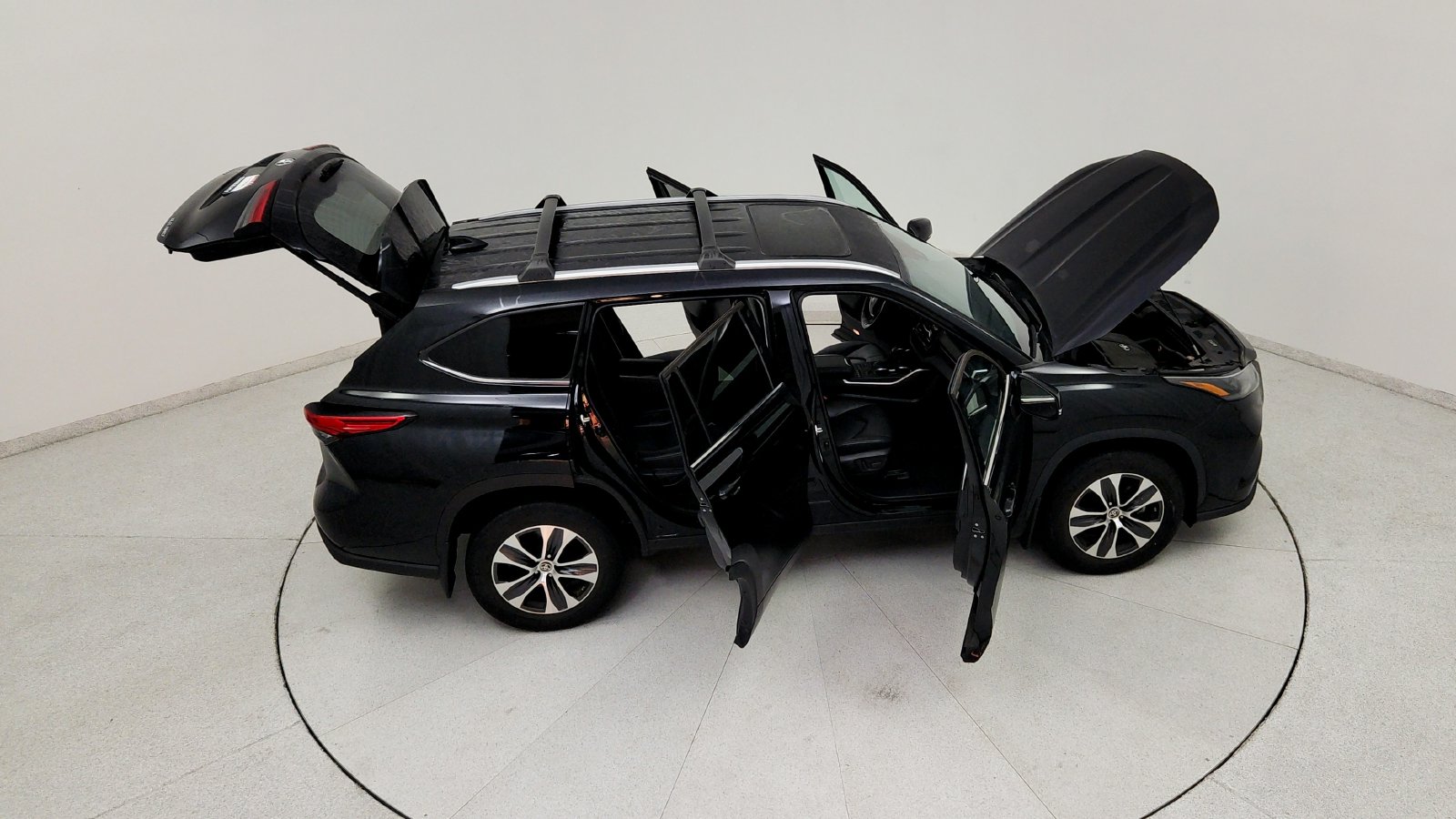 Used 2022 Black Toyota XLE image 24