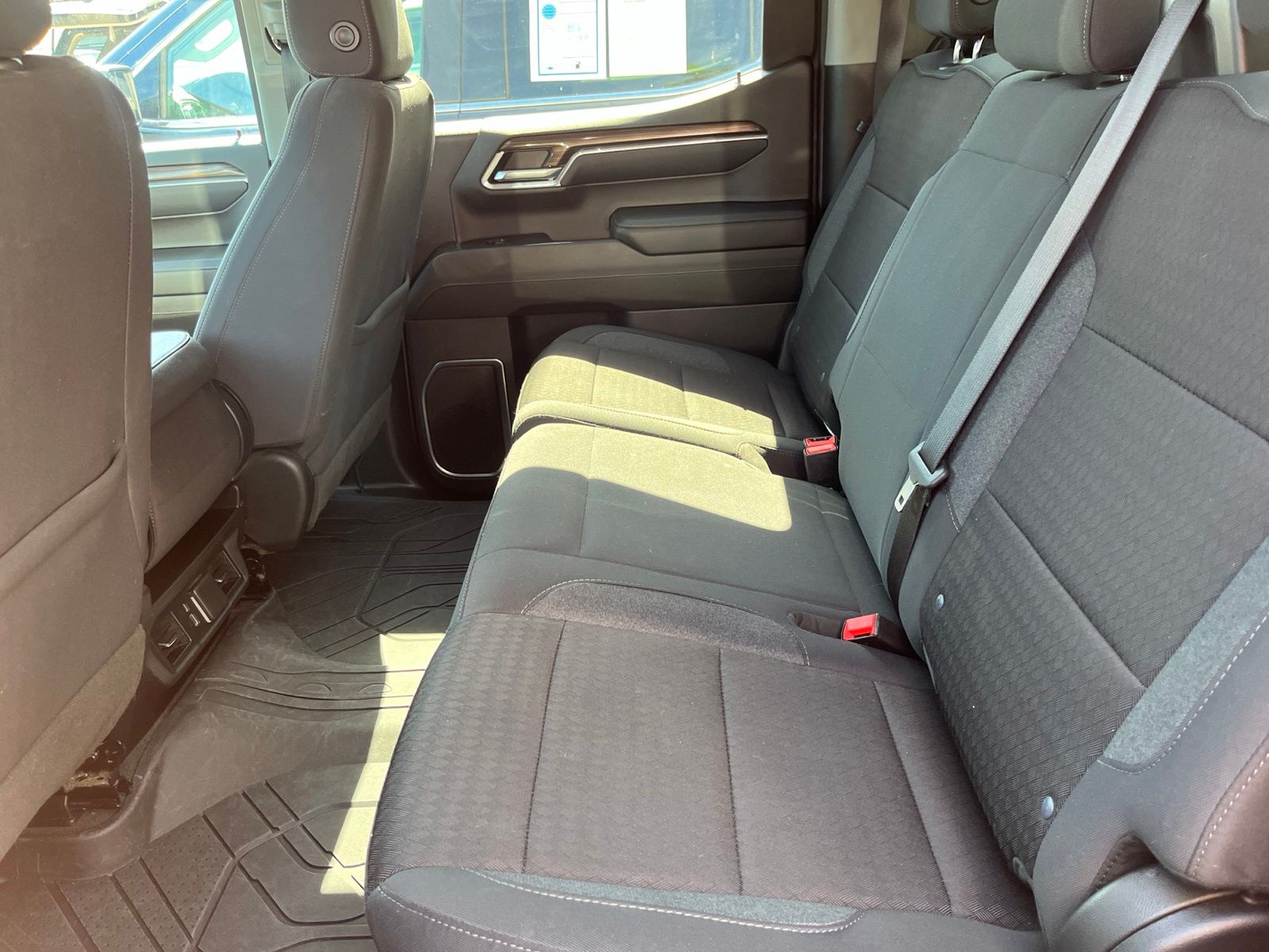 2024 Chevrolet Silverado 1500 LT - 11