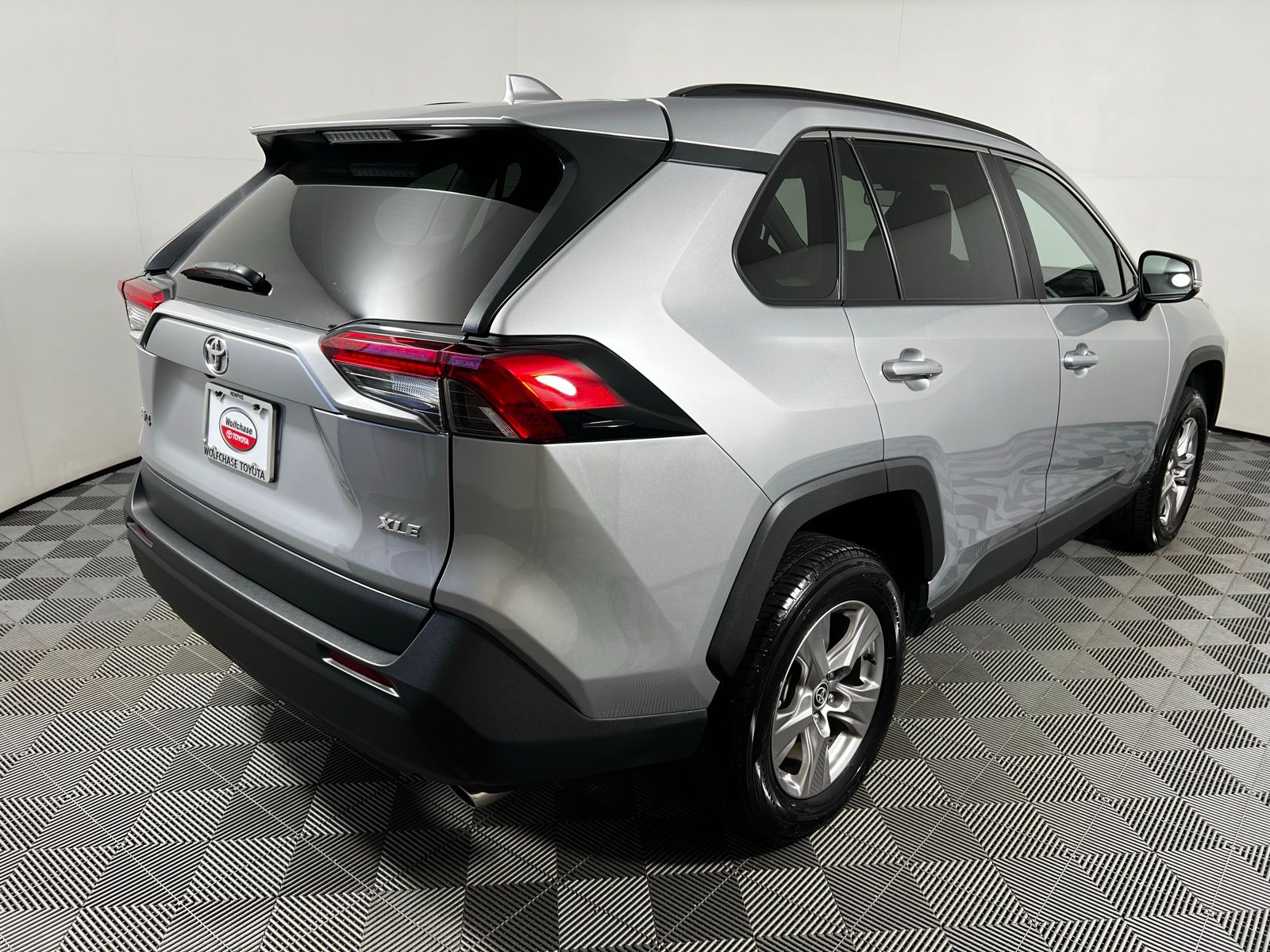 2023 Toyota RAV4 XLE 5