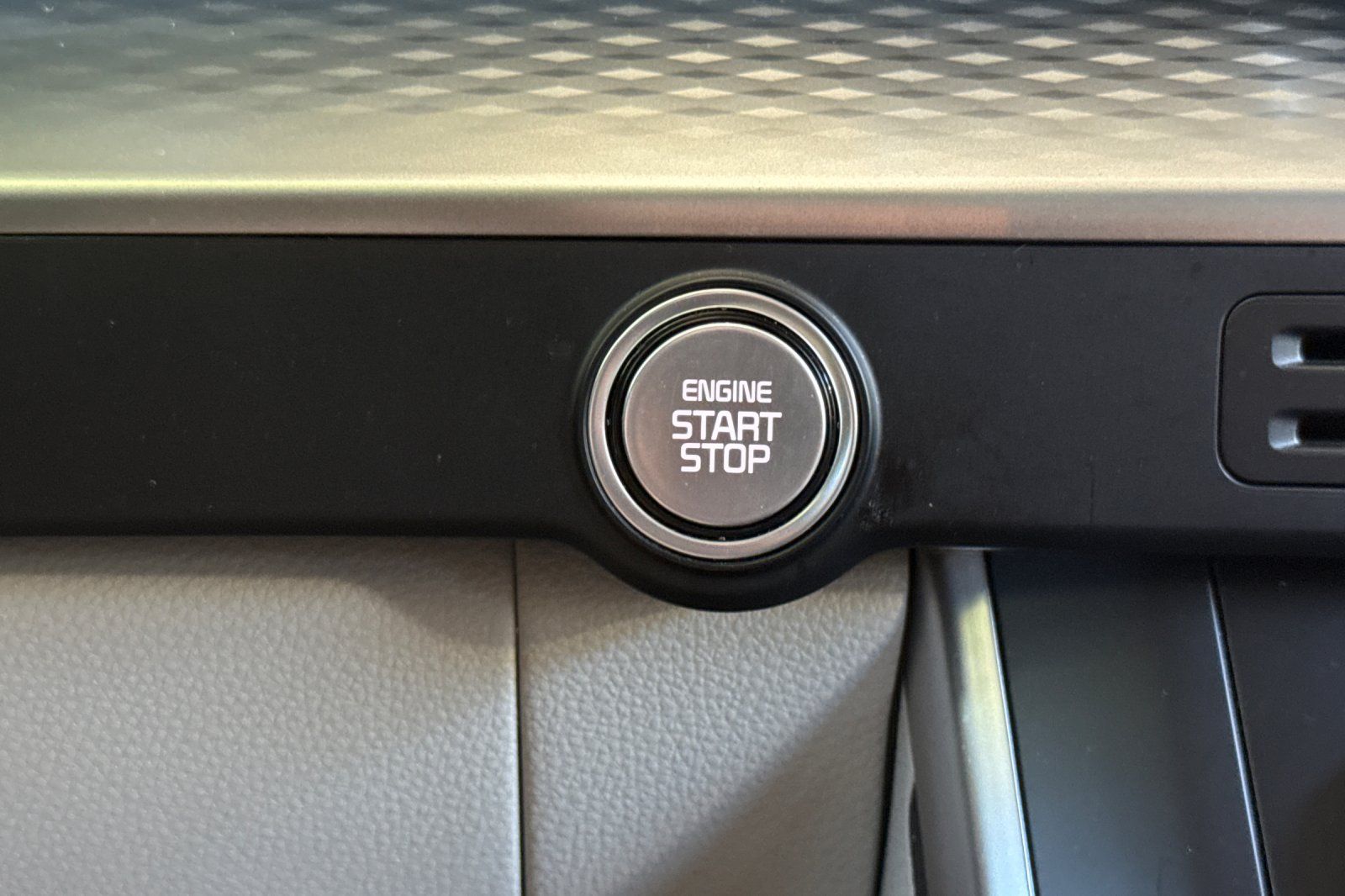 Used 2024 Kia Carnival Van