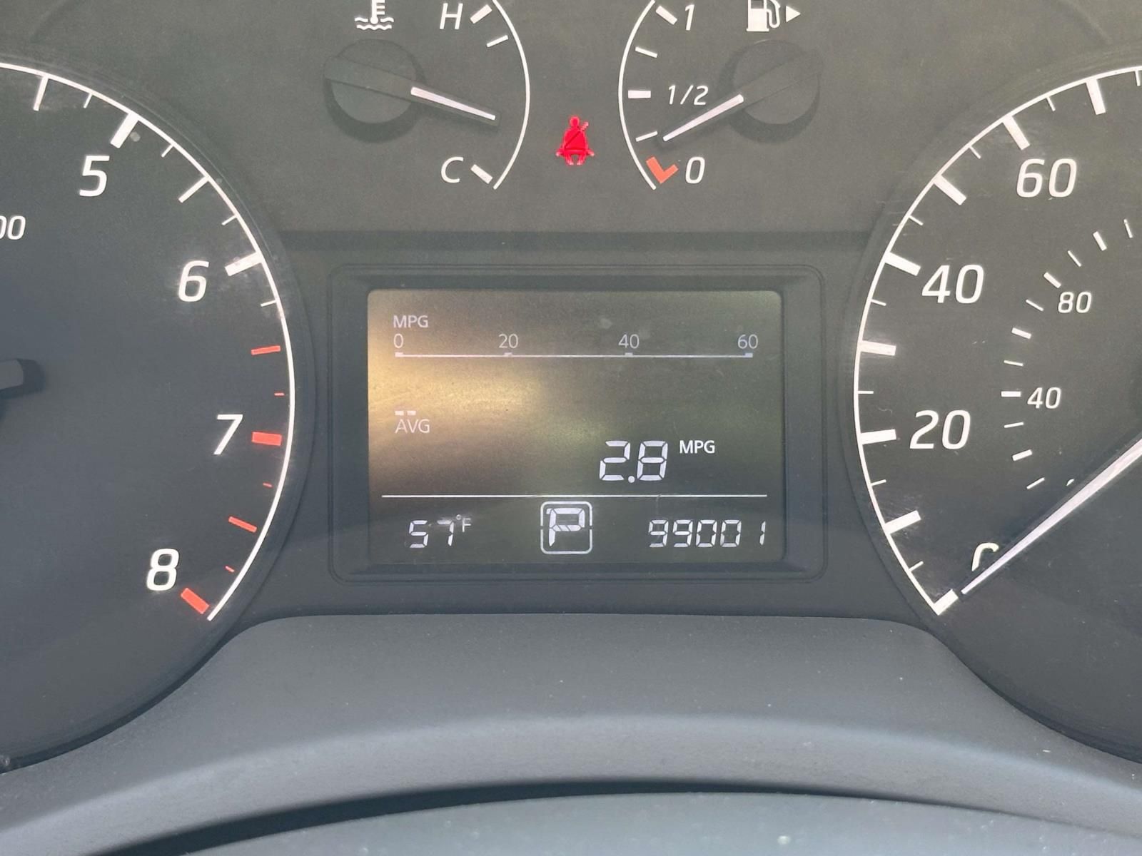 Used 2014 White Nissan S image 33