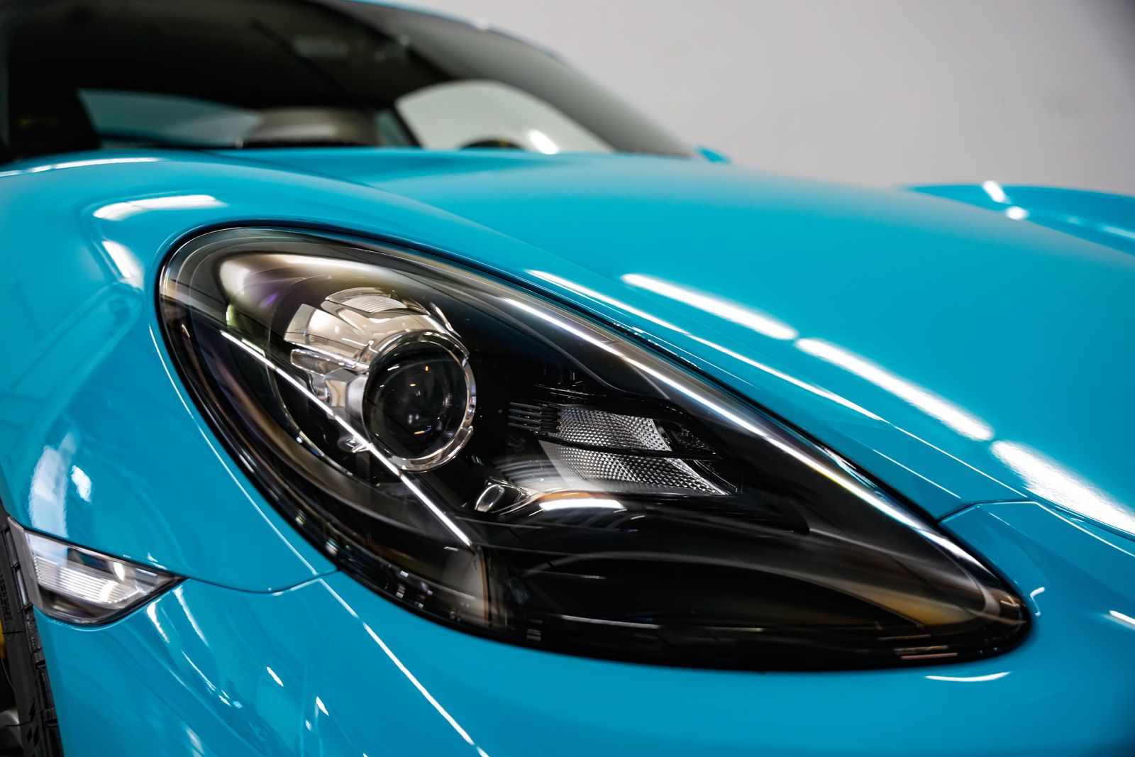 2021 Porsche 718 Cayman GT4 — photo 34