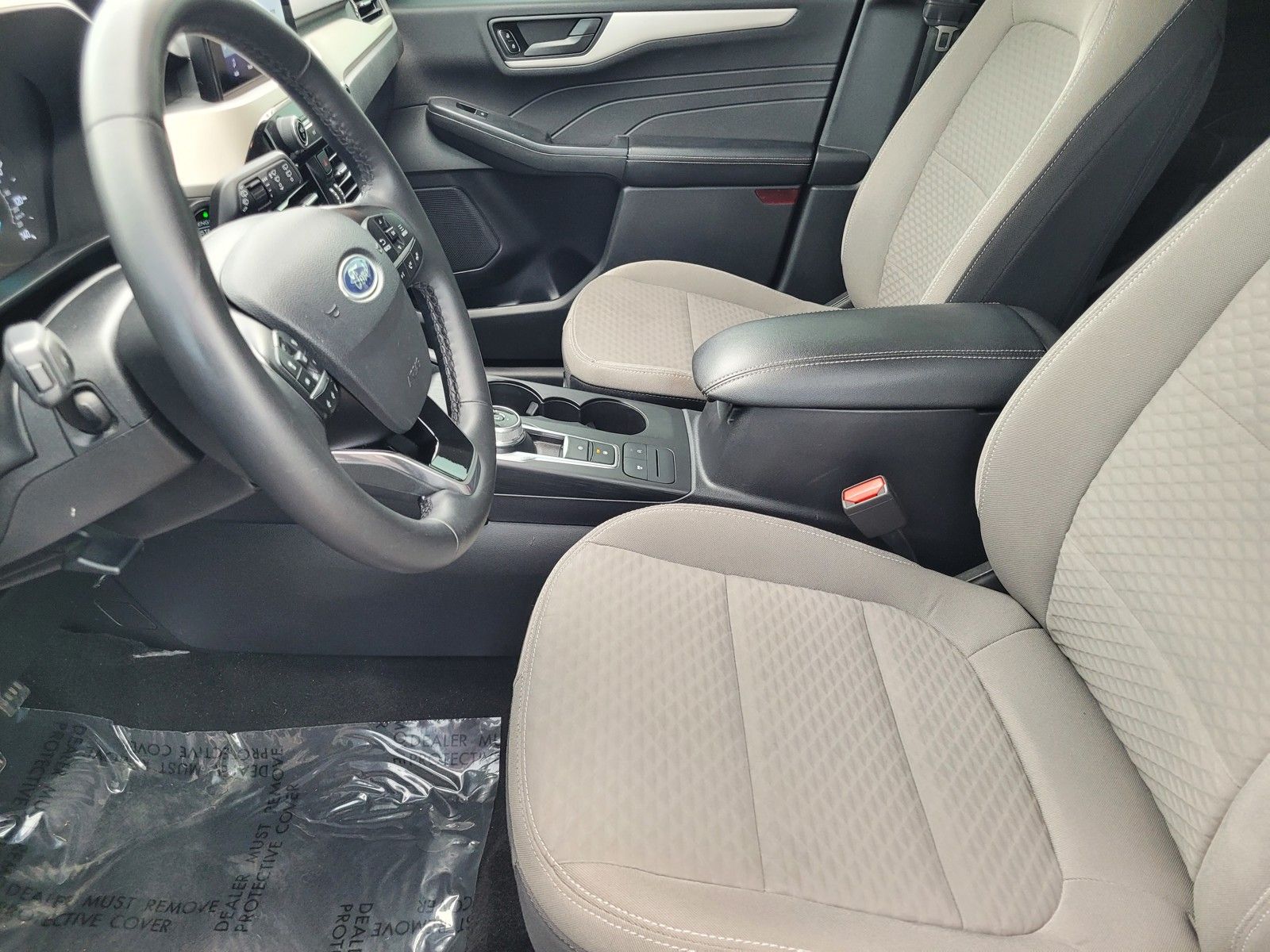 Used 2022 Black Ford SE image 21