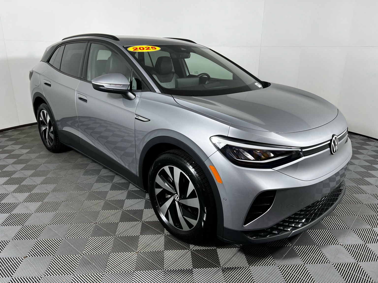 Thumbnail: 2025 Volkswagen ID.4 - 3