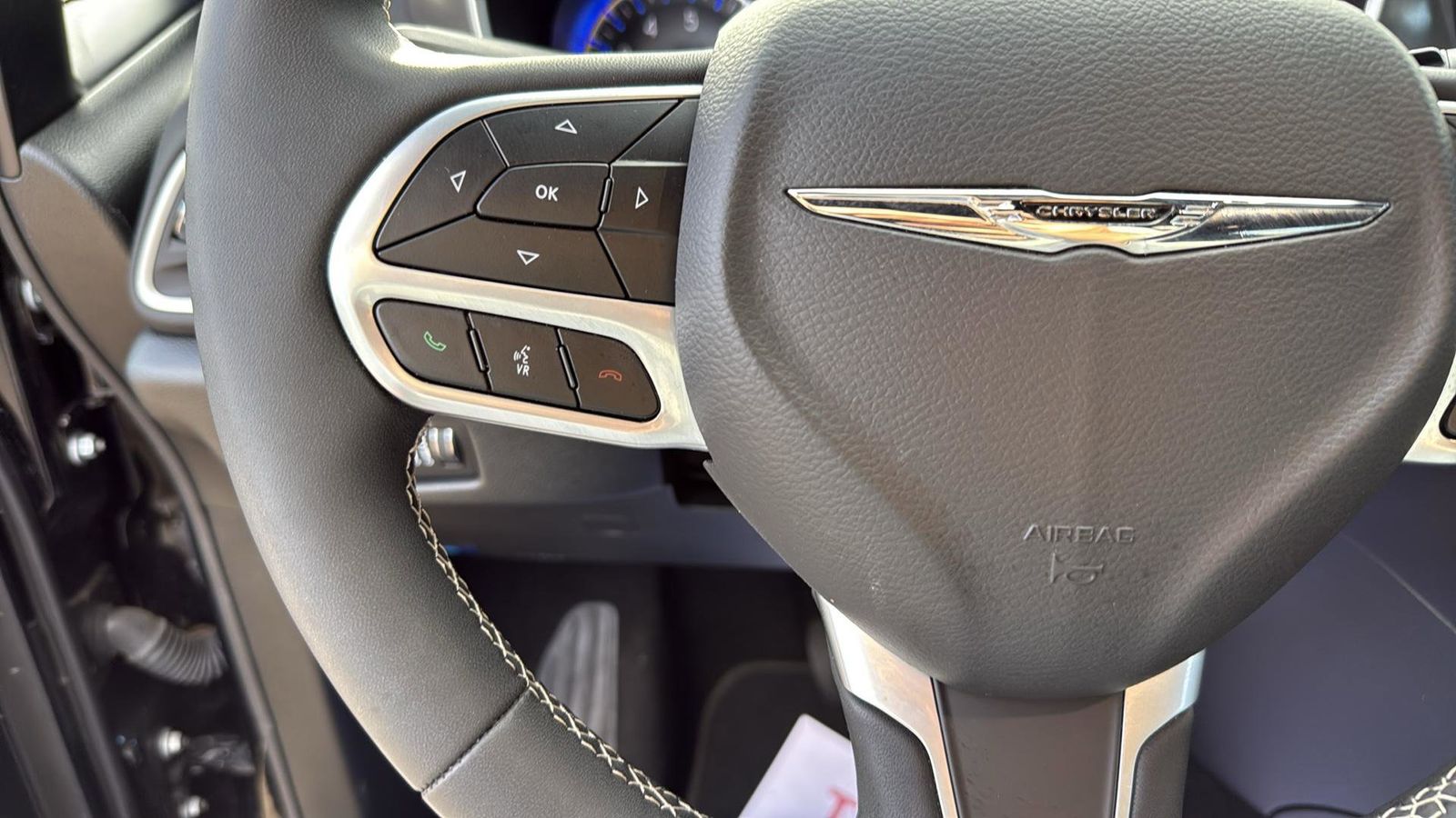 Used Car 2025 Chrysler Pacifica  Select For Sale Under $35,000 In Austin, Texas