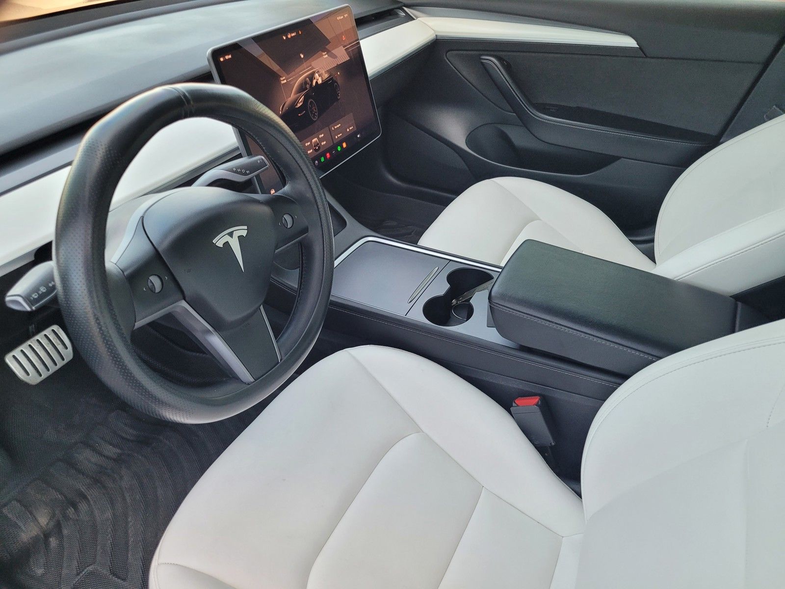Used 2022  Tesla Performance image 19