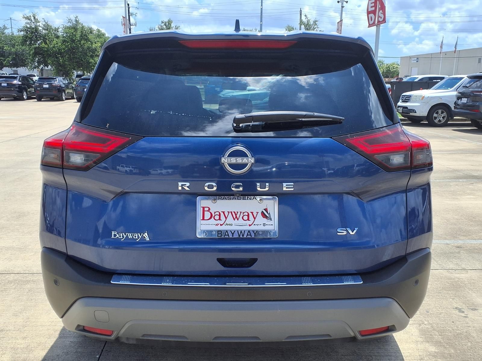 2023 Nissan Rogue SV - 5