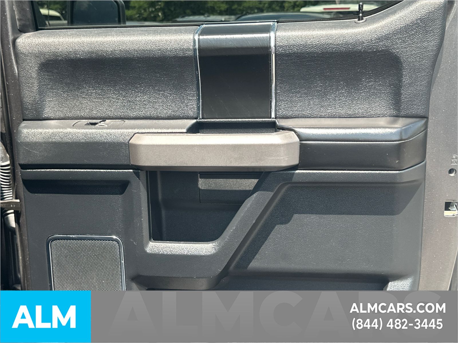Used 2019 Magnetic Ford Platinum image 18