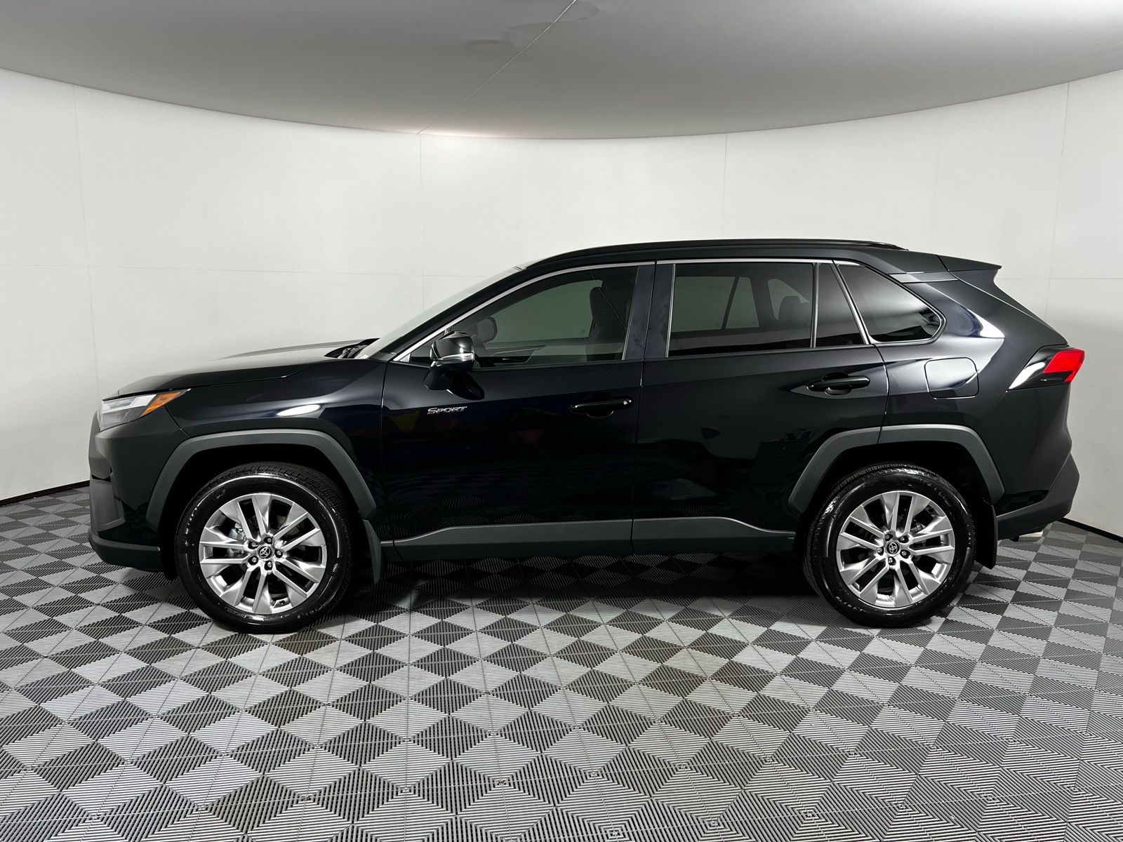 Thumbnail: 2025 Toyota RAV4 - 9