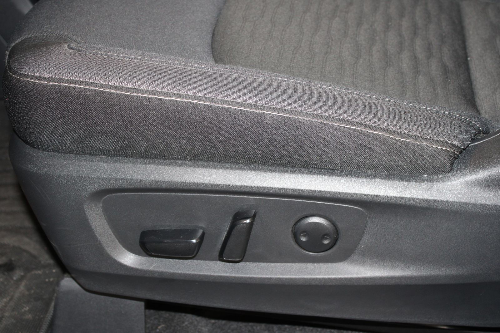 Used 2025 Blue Nissan SV image 28