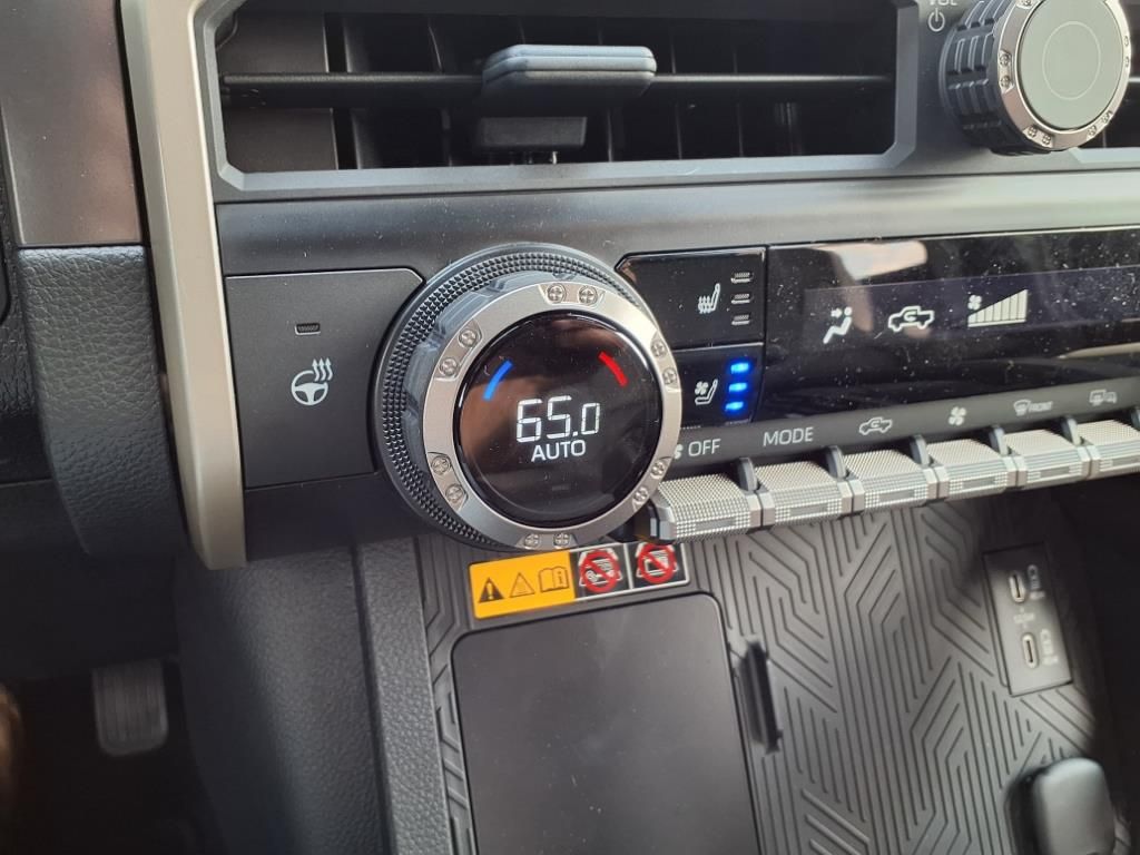 2025 Toyota Tacoma Hybrid TRD Off Road - 6