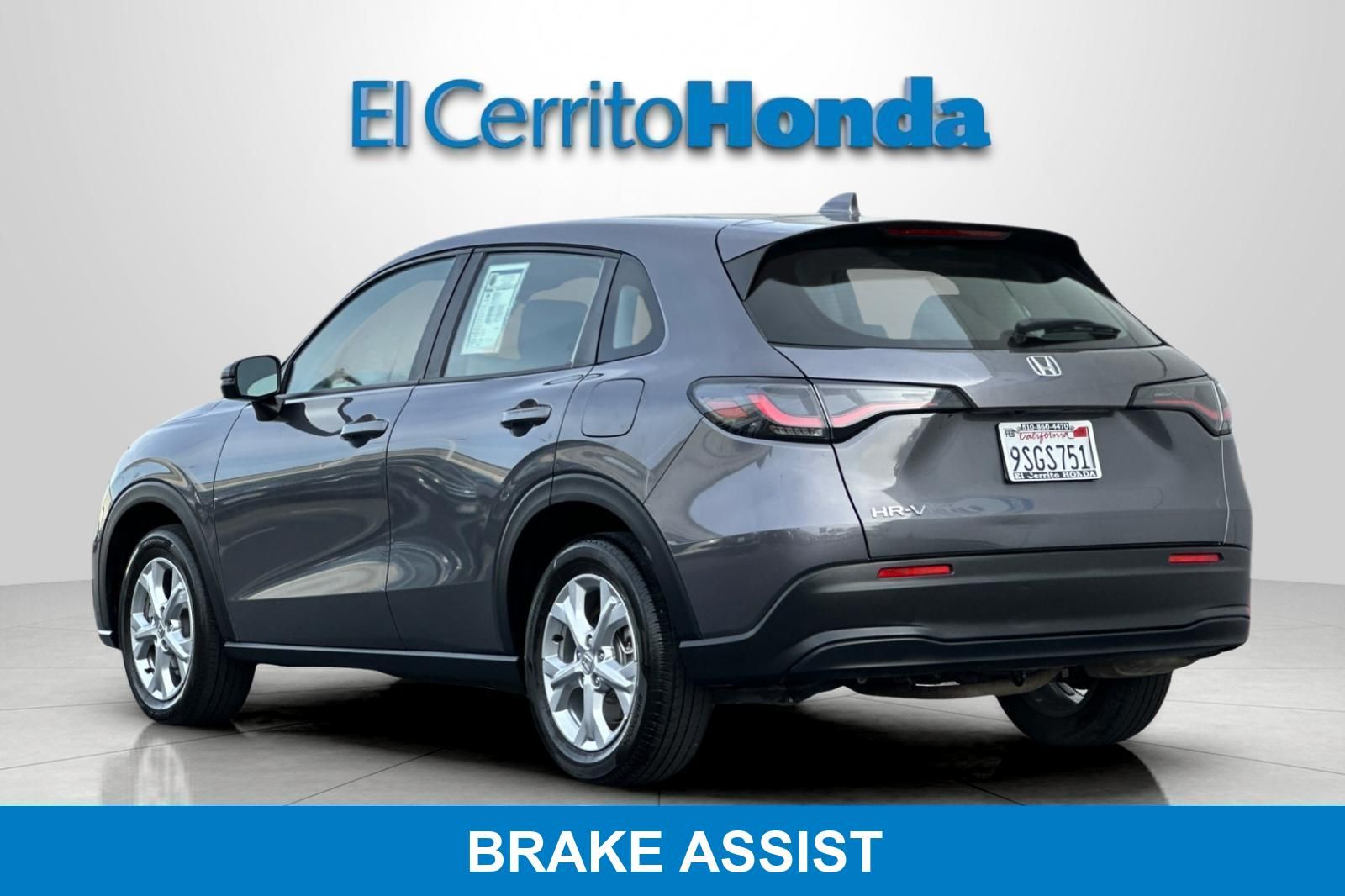 View vehicle photo 5