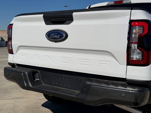 New 2025 Oxford White Ford XLT image 10