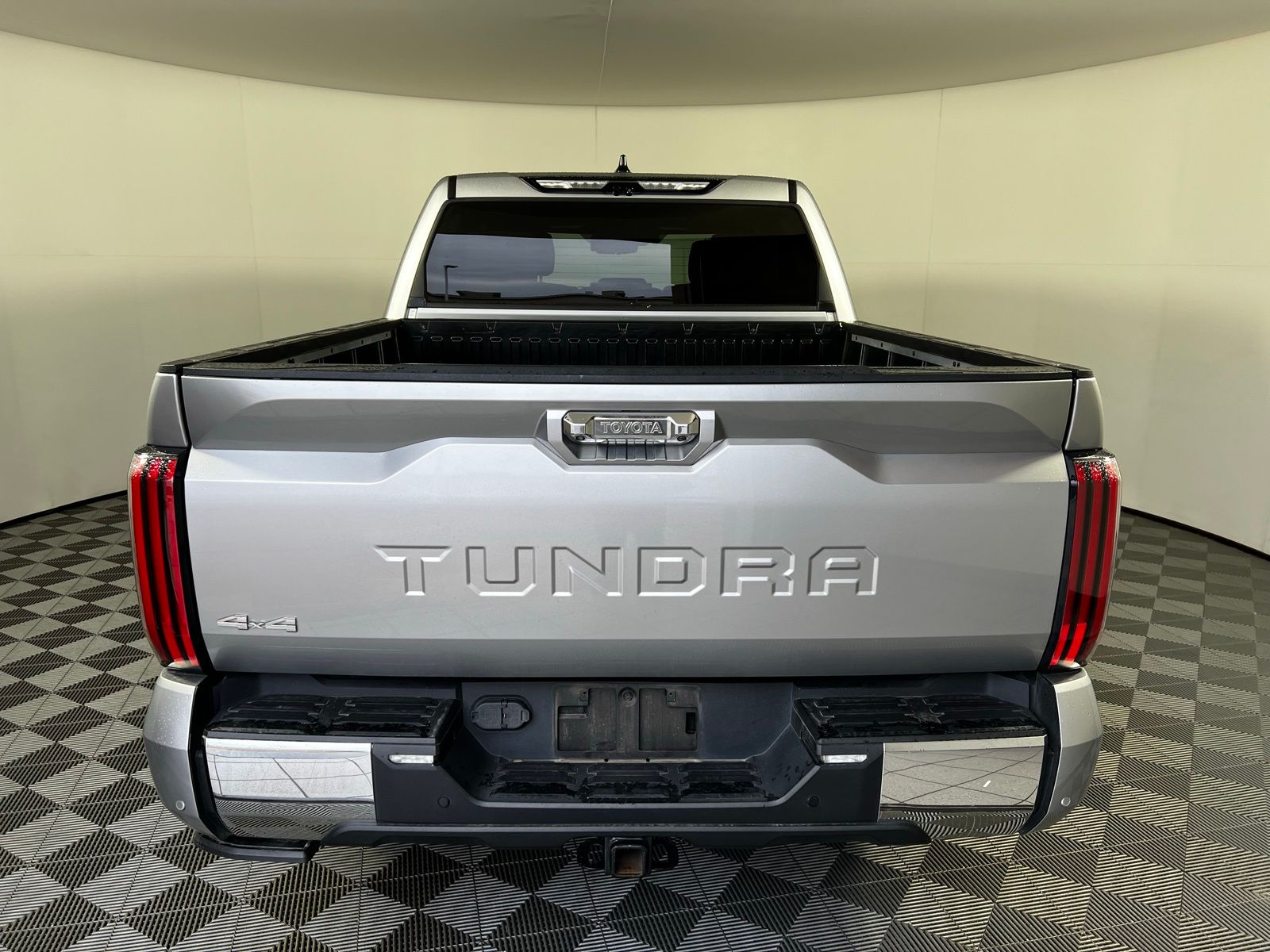 Thumbnail: 2022 Toyota Tundra - 6