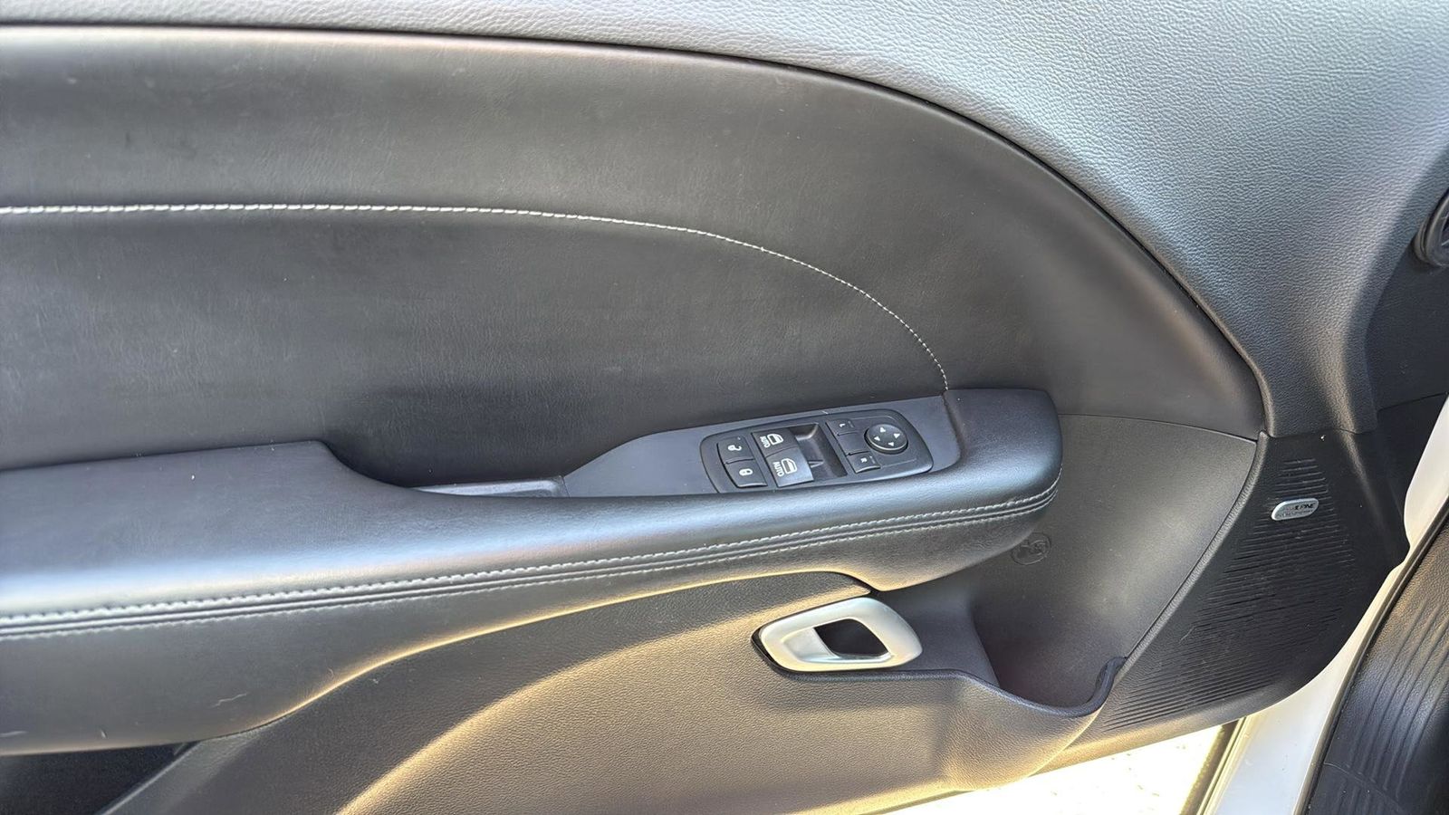 Used Car 2016 Dodge Challenger  Sxt For Sale Under $15,000 In Austin, Texas