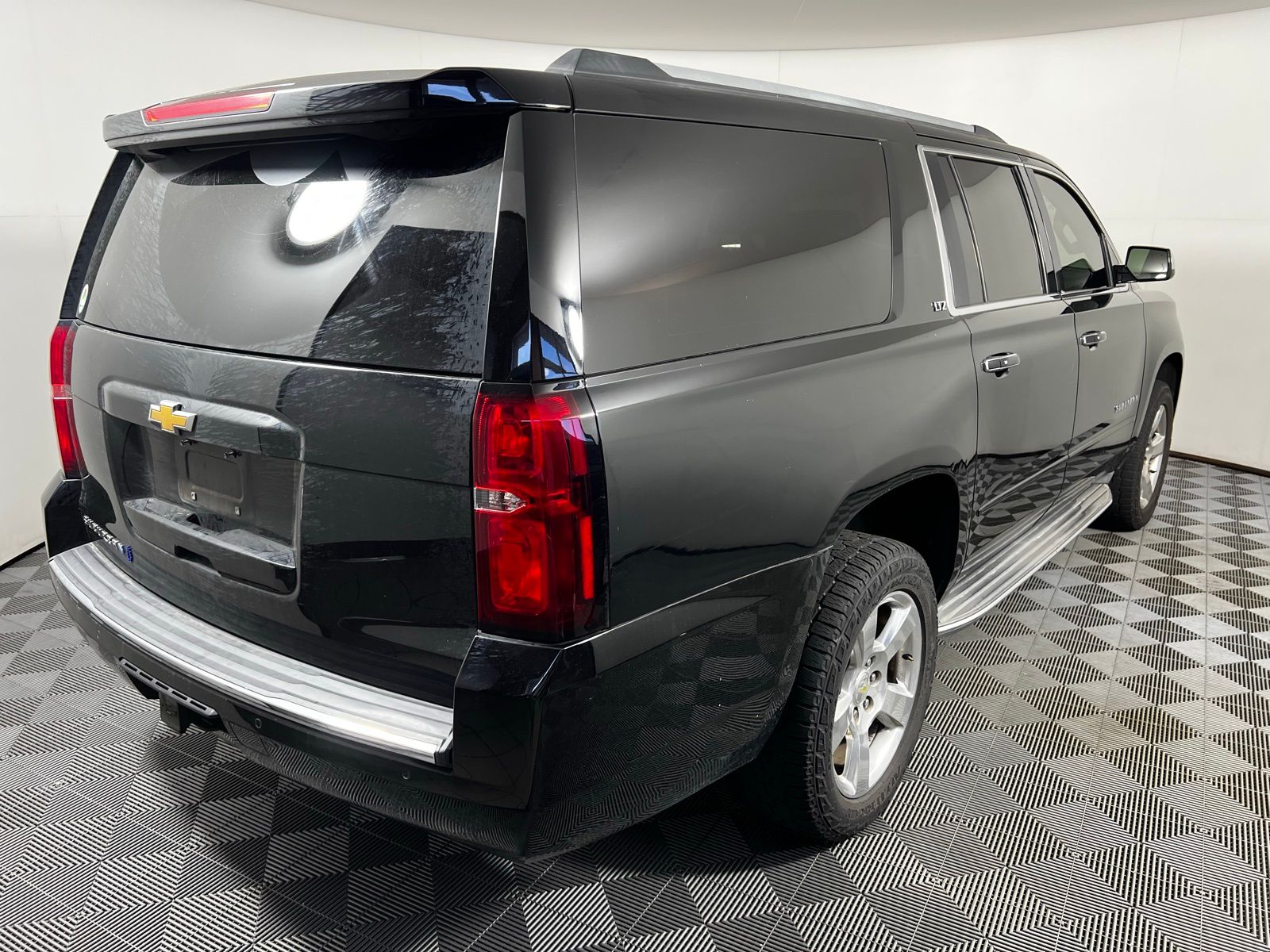 2015 Chevrolet Suburban LTZ 5