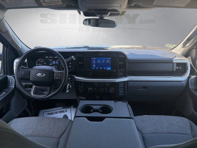Certified Used 2025 Oxford White Ford XLT image 3