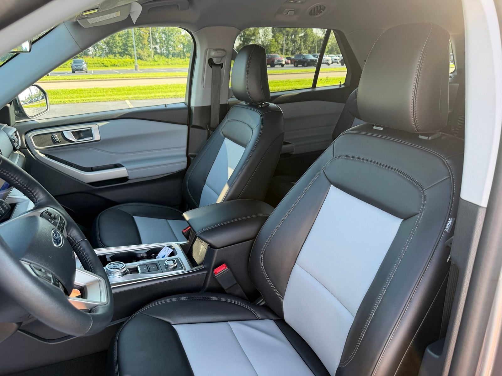 2024 Ford Explorer image 13