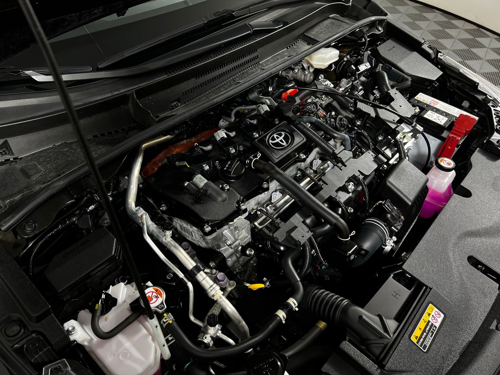 Thumbnail: 2025 Toyota Corolla - 10