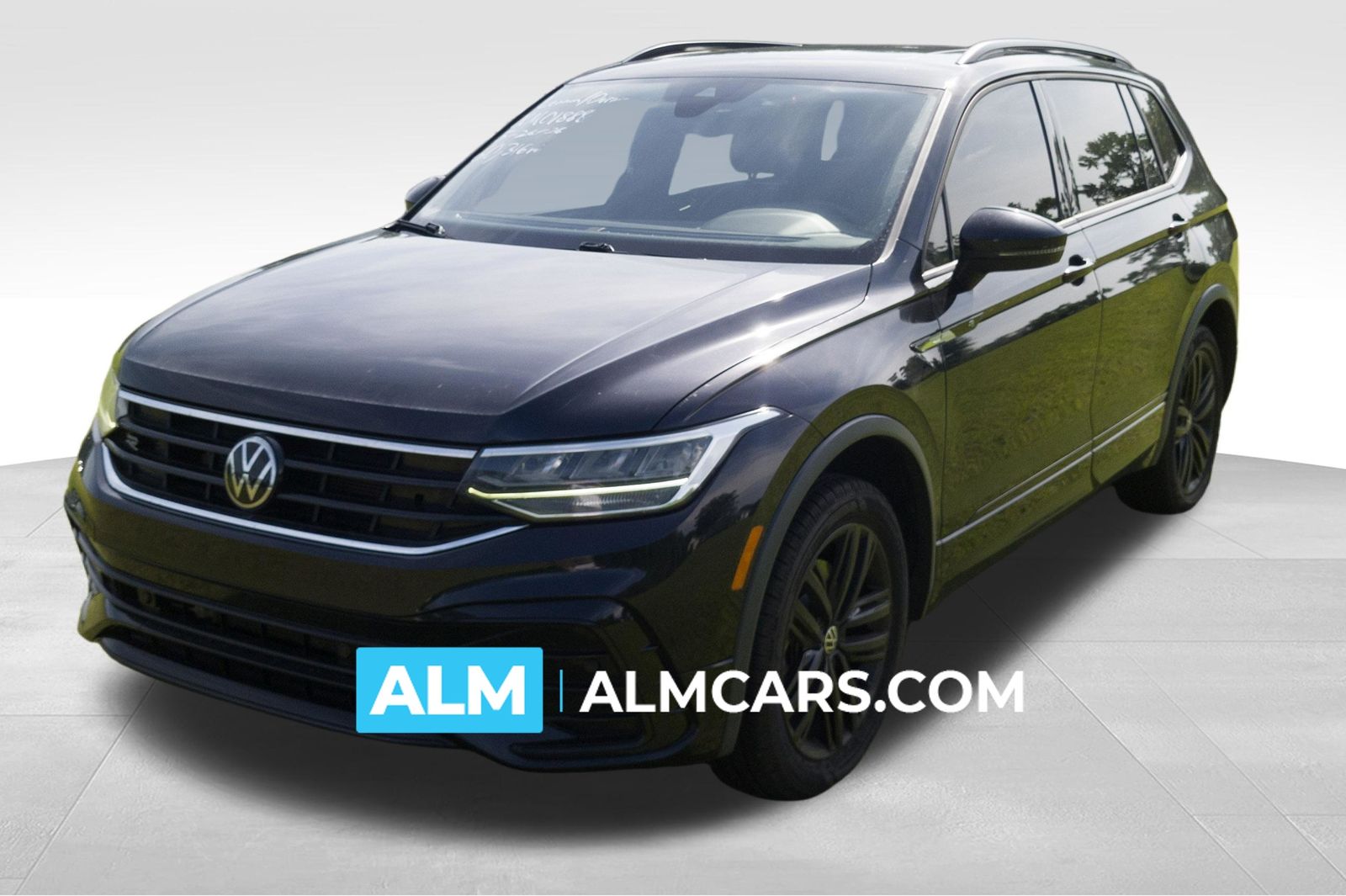 2022 Volkswagen Tiguan 2.0T SE R-Line Black 4Motion's photo