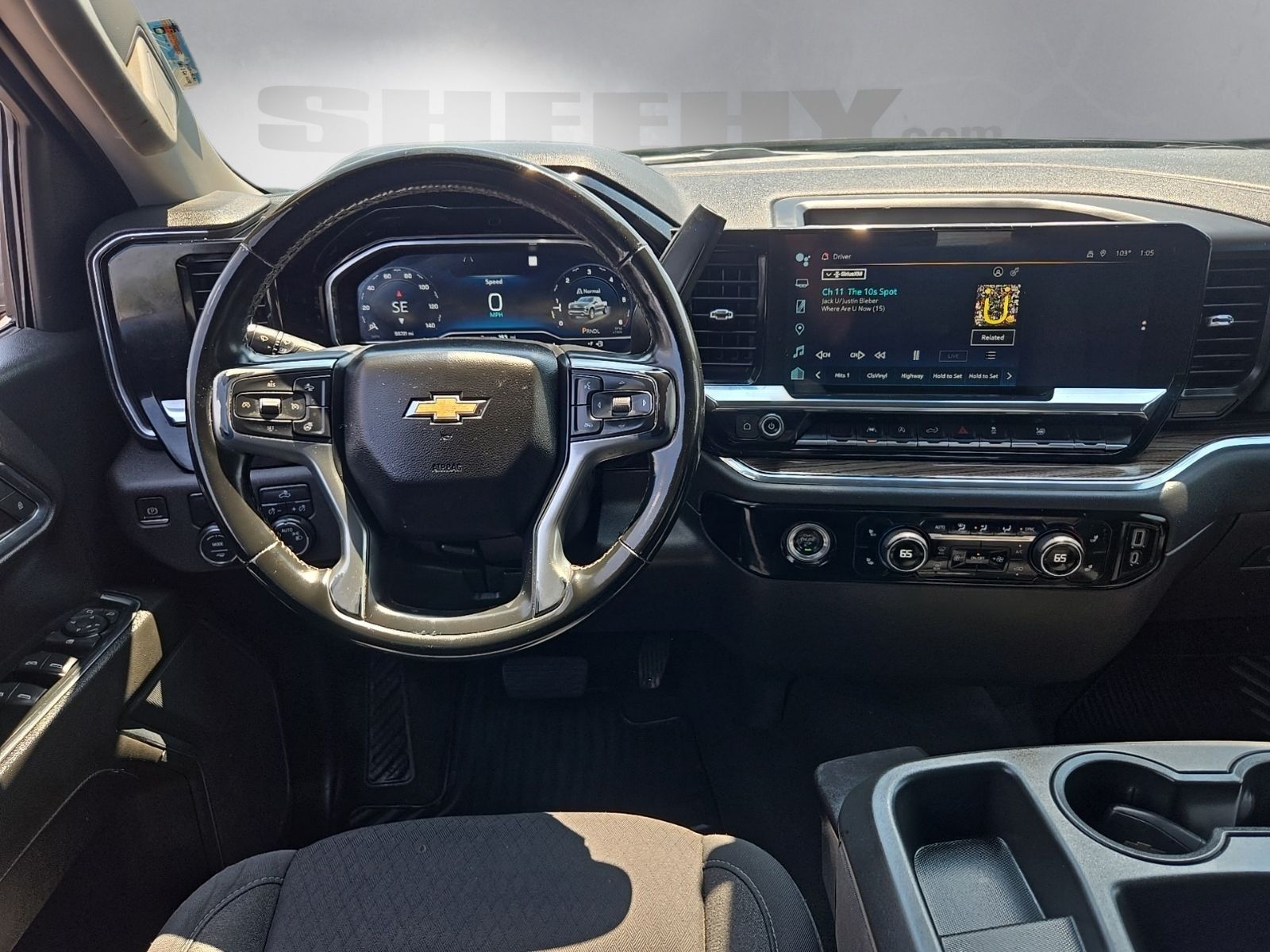 Used 2023 Gray Chevrolet LT image 3