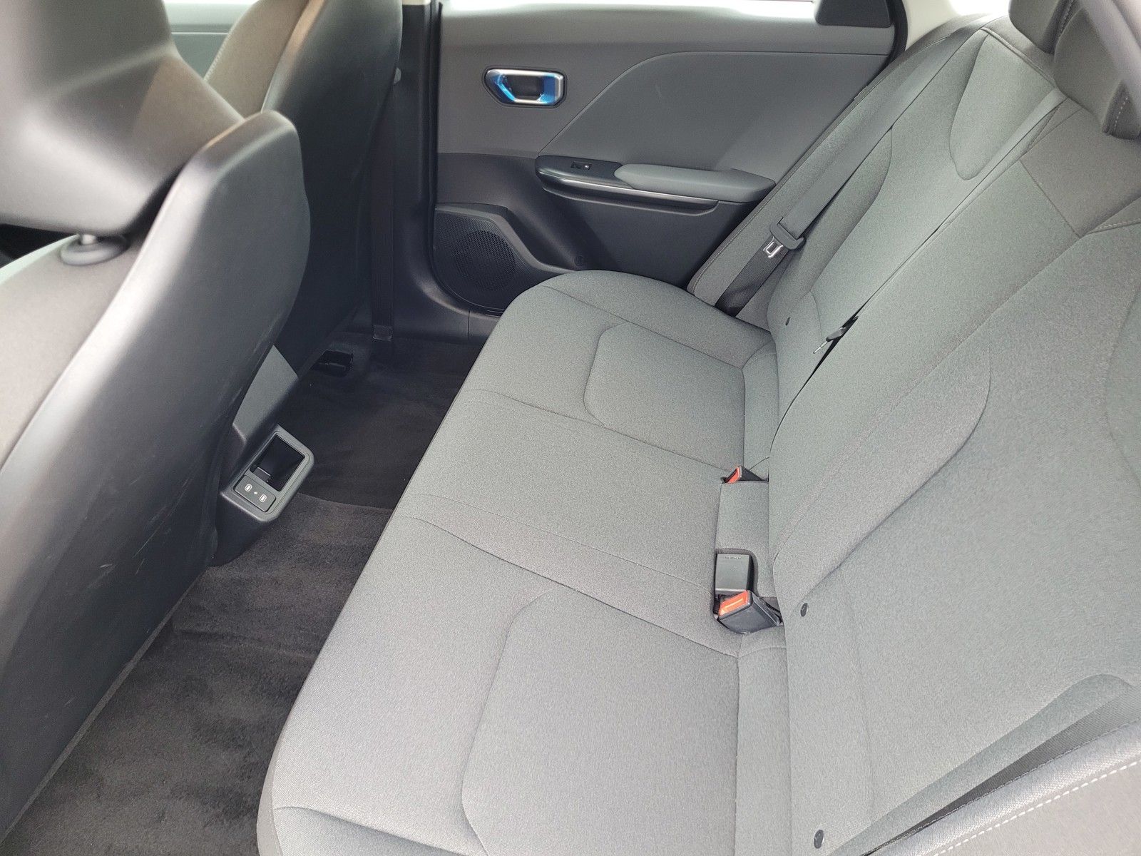 2025 Kia K4 LXS - Photo 18